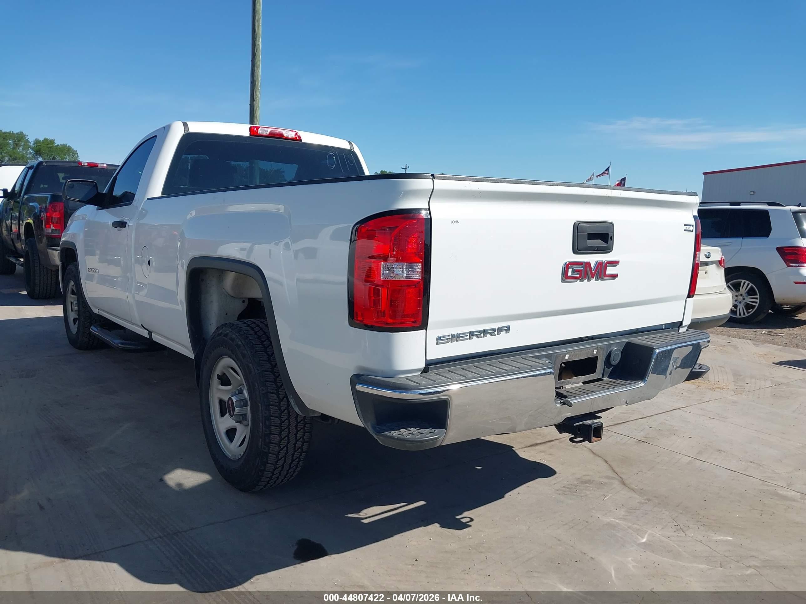 GMC SIERRA image 3