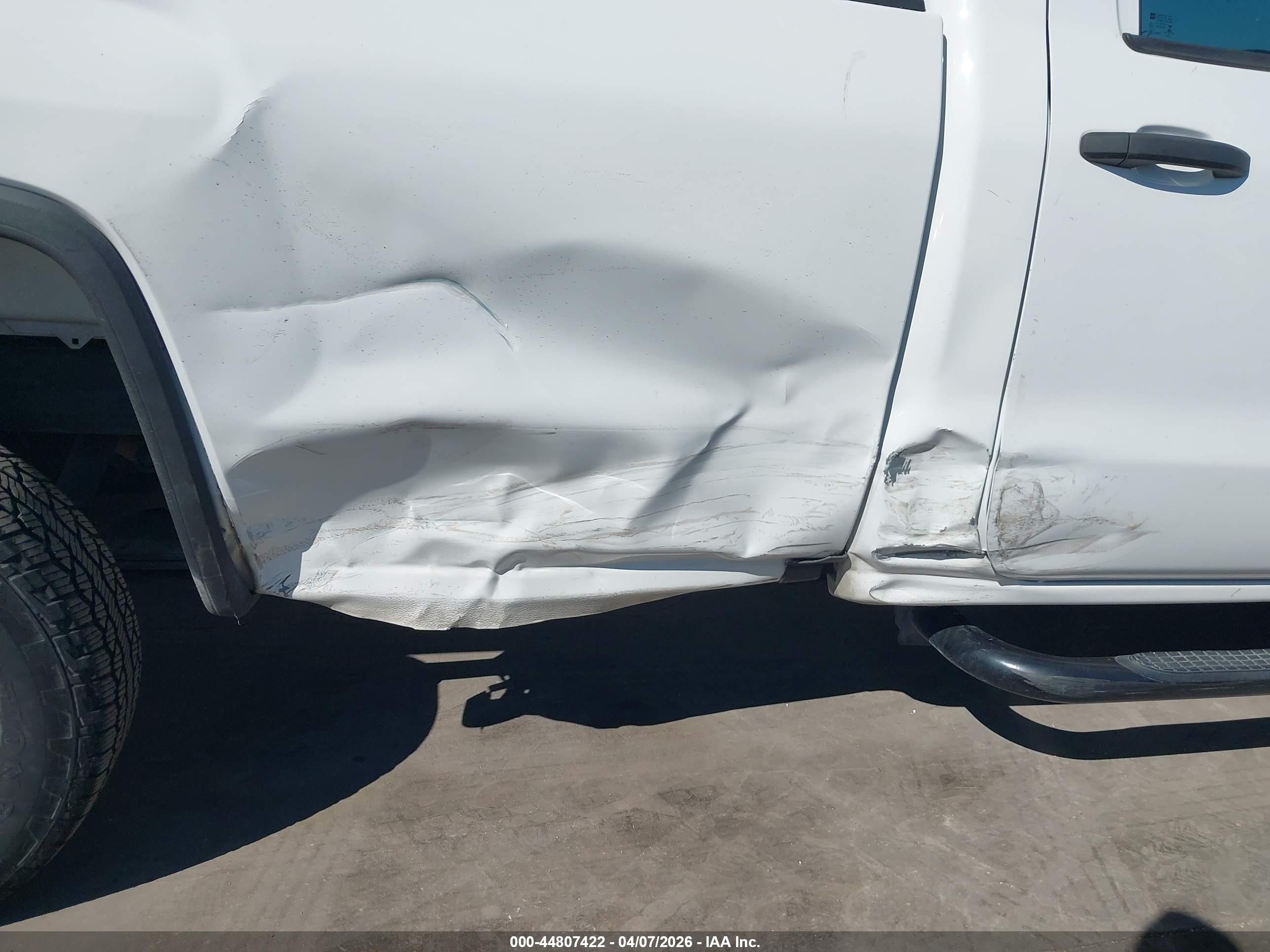 GMC SIERRA image 6
