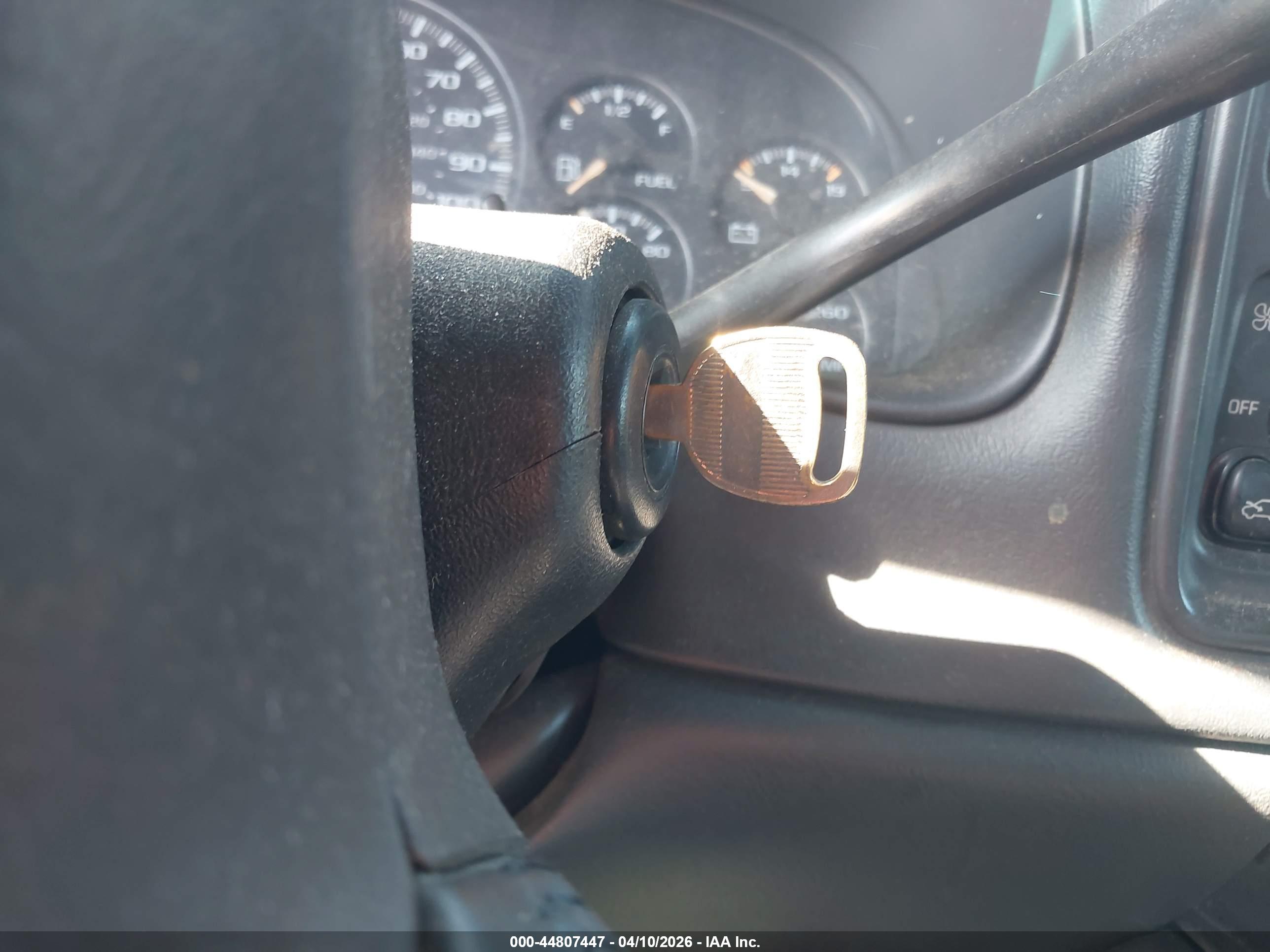 GMC SIERRA image 11