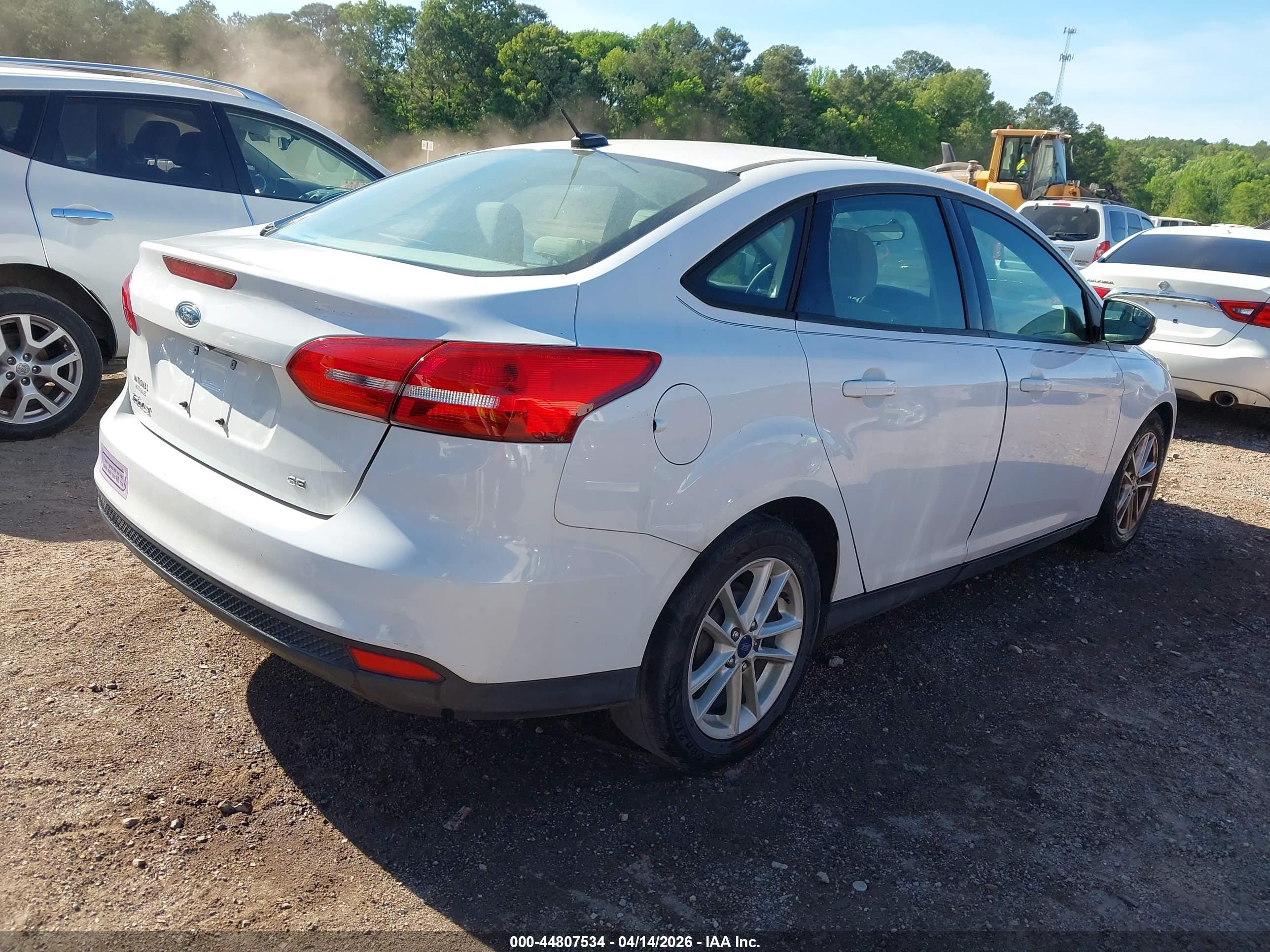 FORD FOCUS image 4