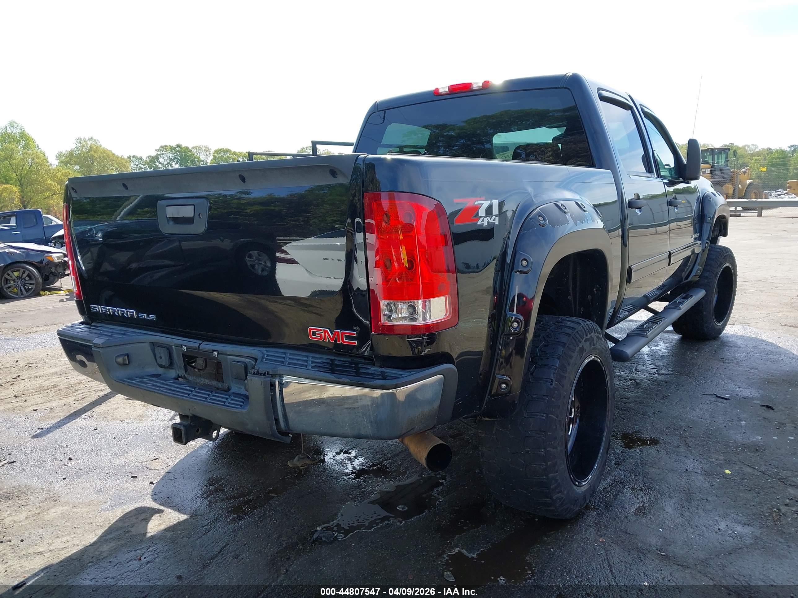 GMC SIERRA image 4