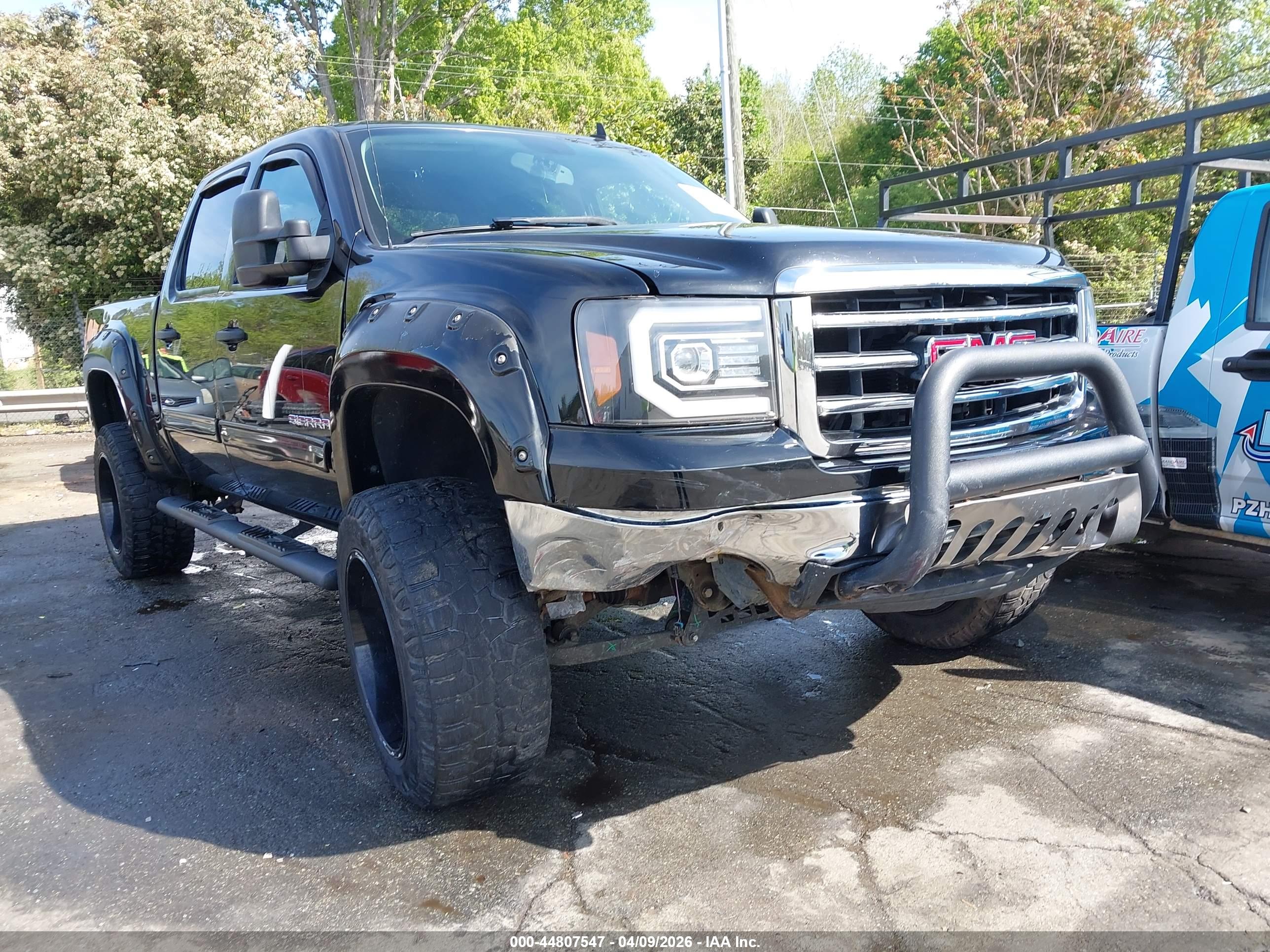 GMC SIERRA image 6