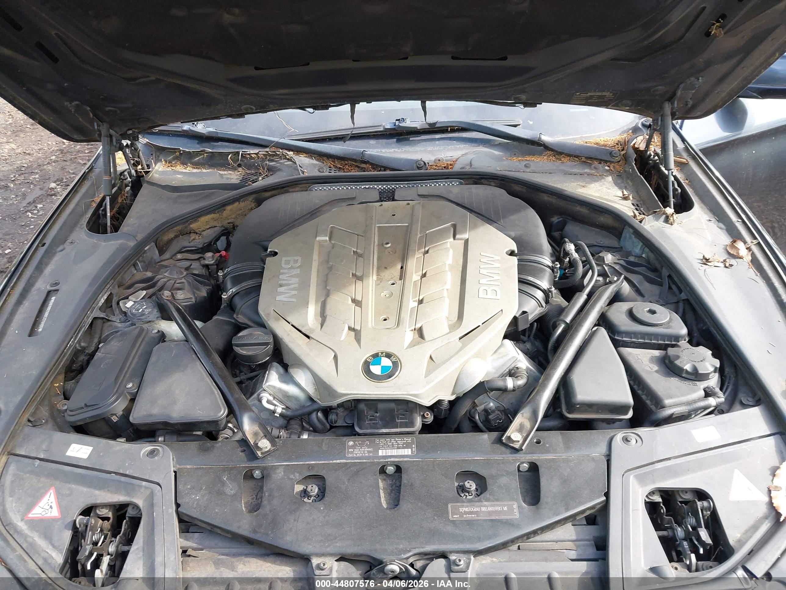 BMW 550I image 10