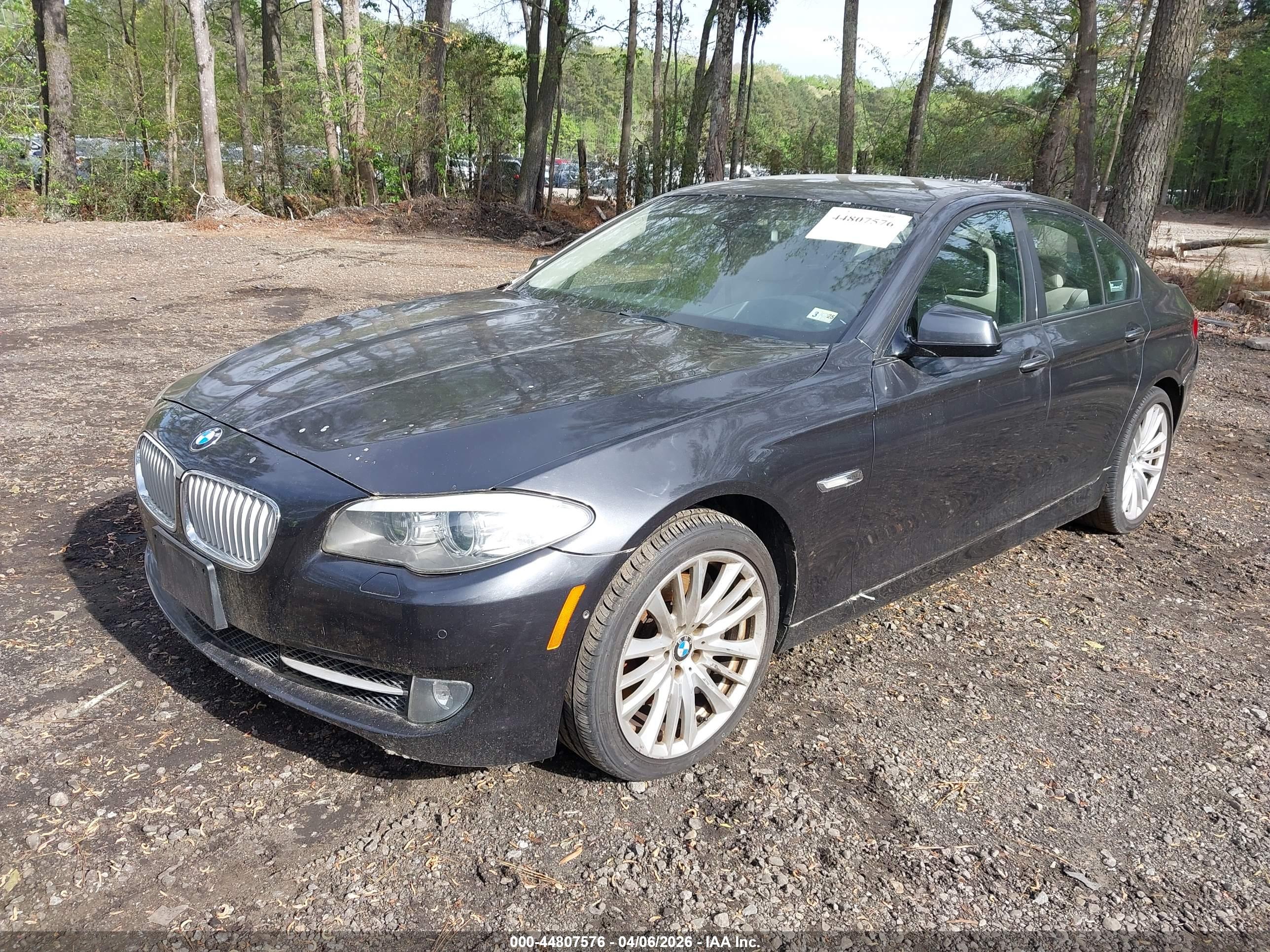 BMW 550I image 2