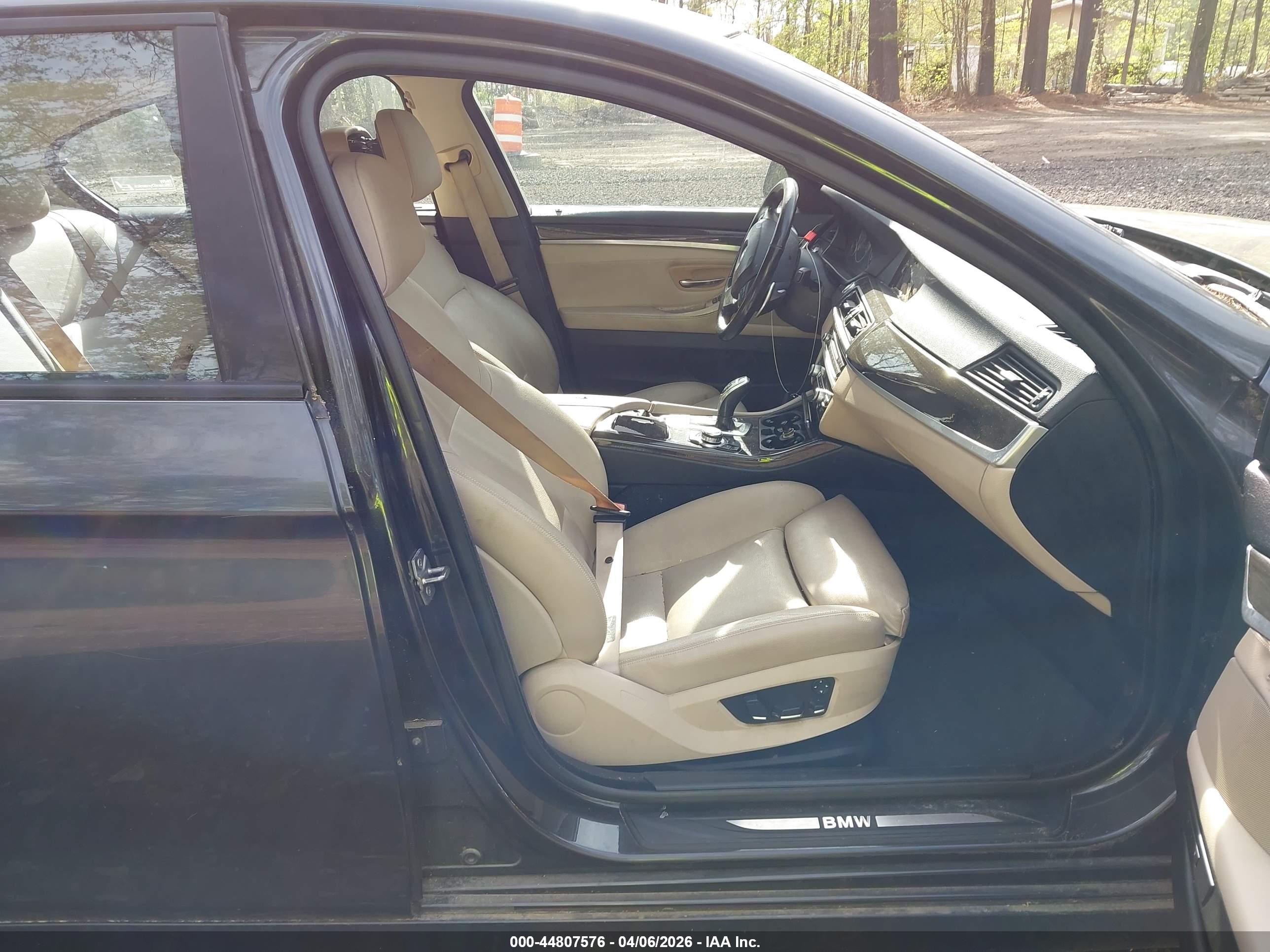 BMW 550I image 5