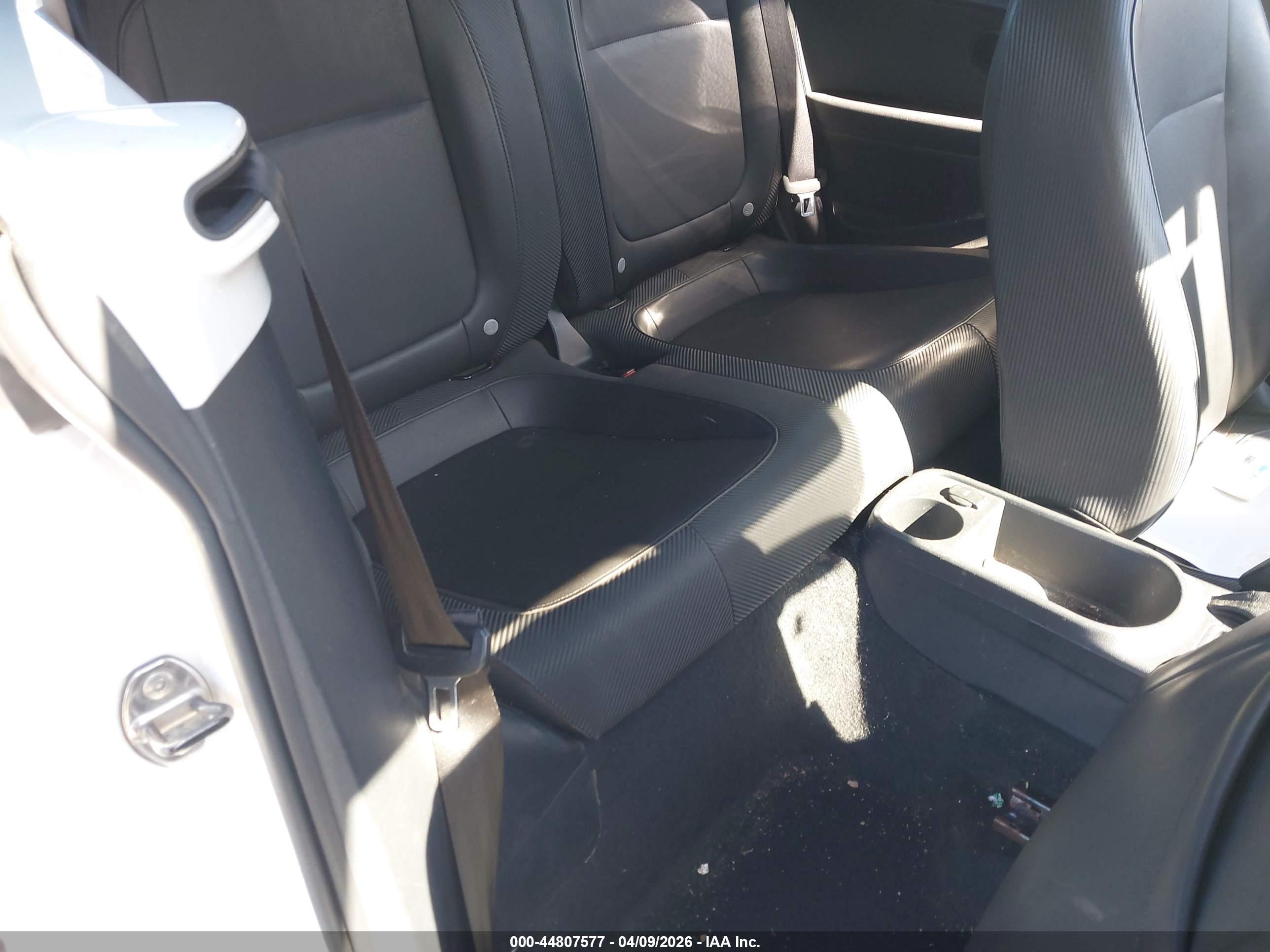 VOLKSWAGEN BEETLE image 8