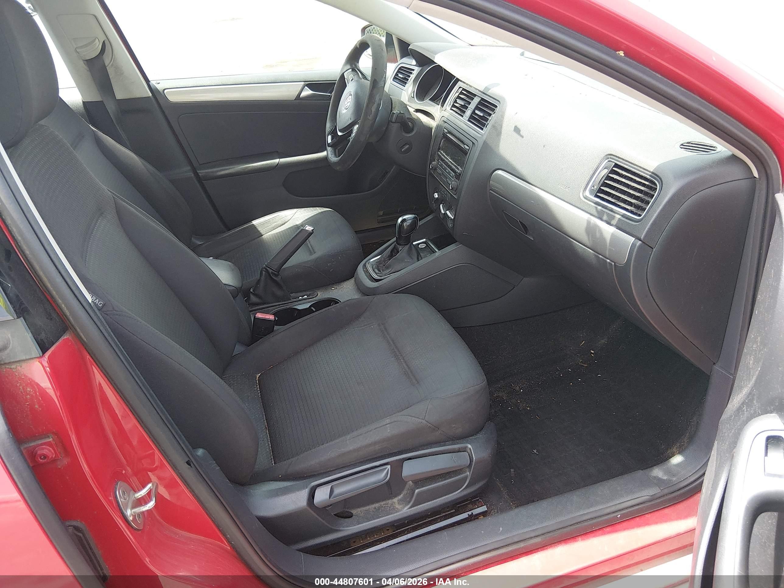 VOLKSWAGEN JETTA image 5