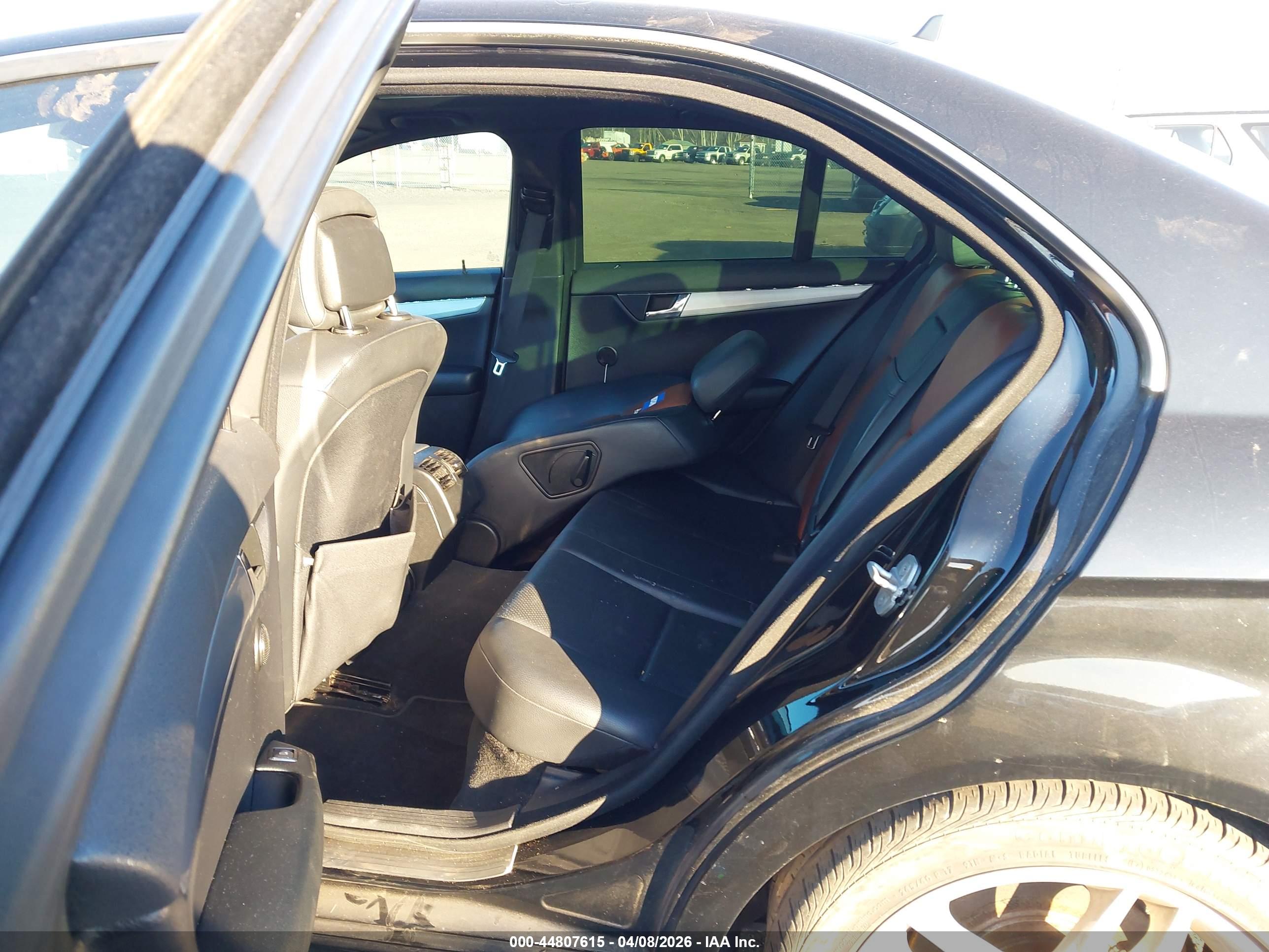 MERCEDES-BENZ C image 8