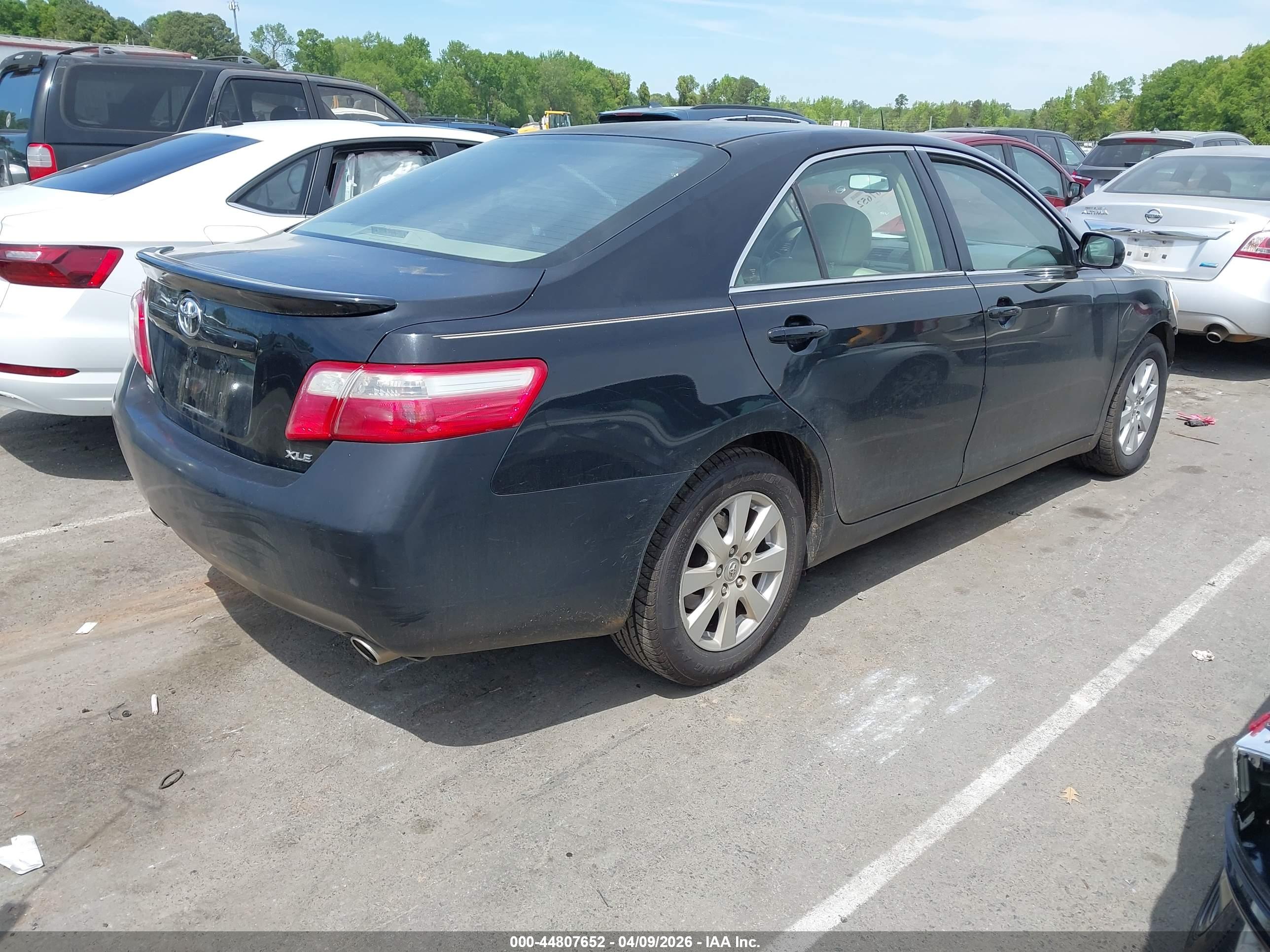 TOYOTA CAMRY image 4