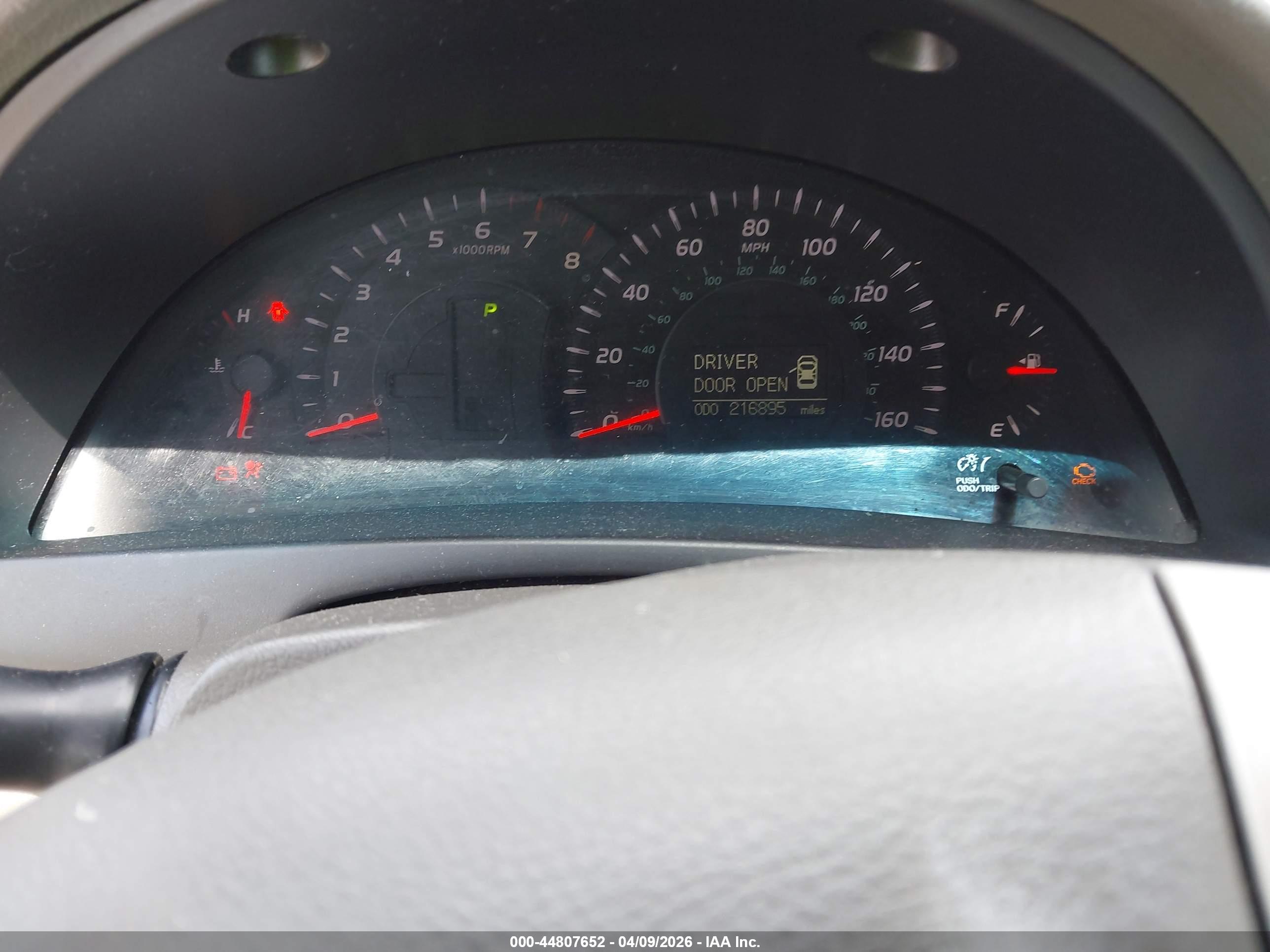 TOYOTA CAMRY image 7