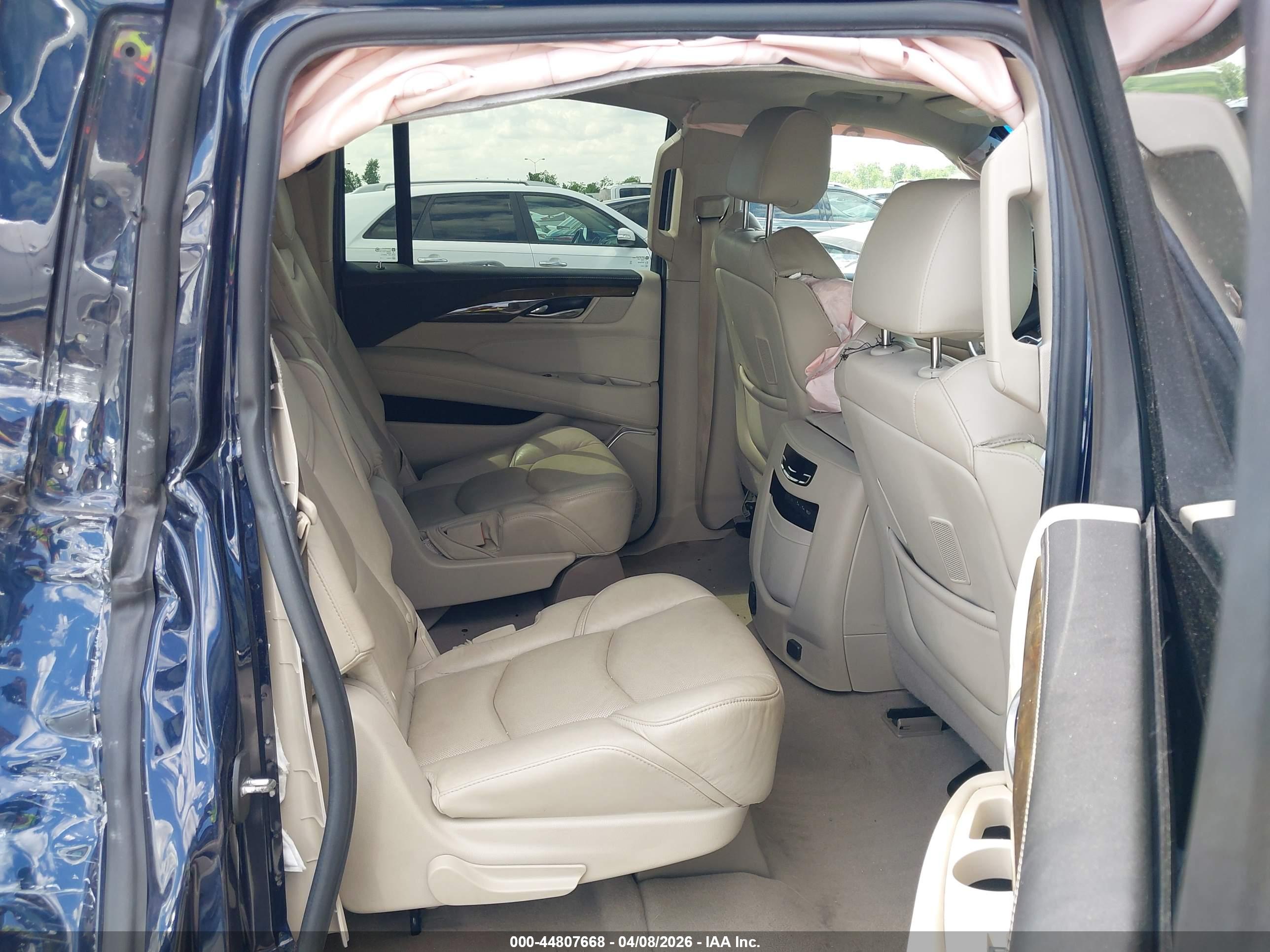 CADILLAC ESCALADE image 8