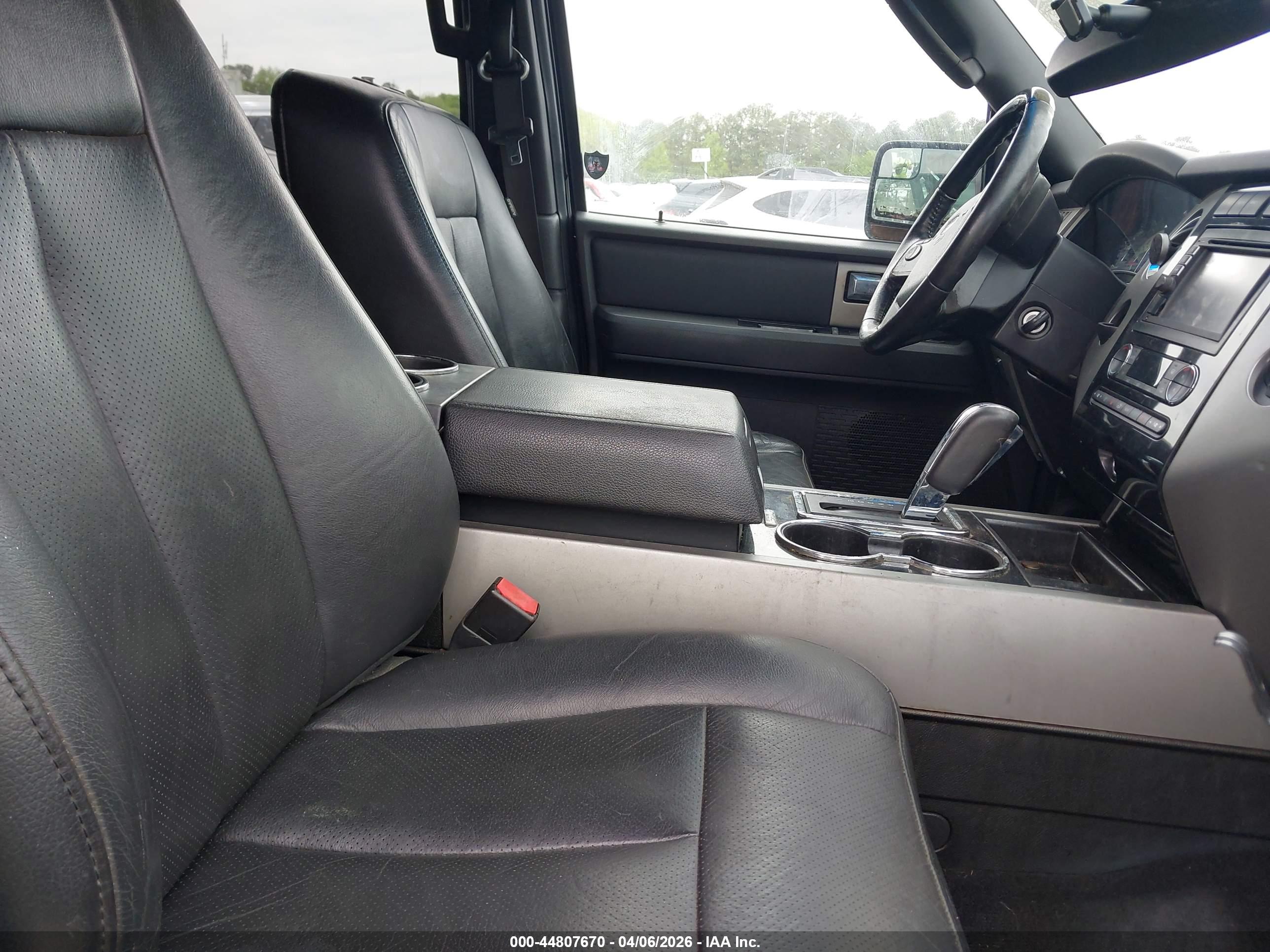 FORD EXPEDITION image 5