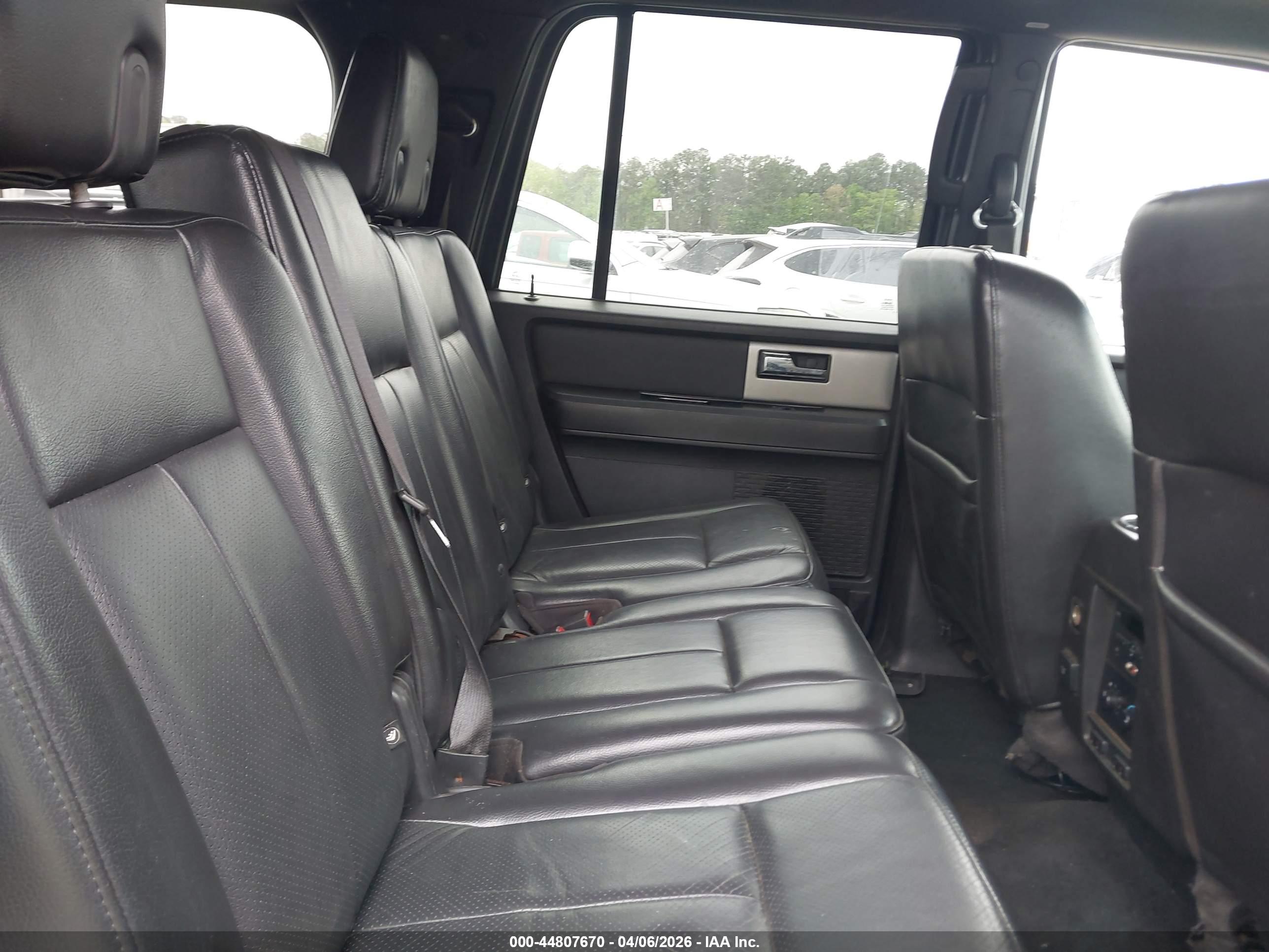 FORD EXPEDITION image 8
