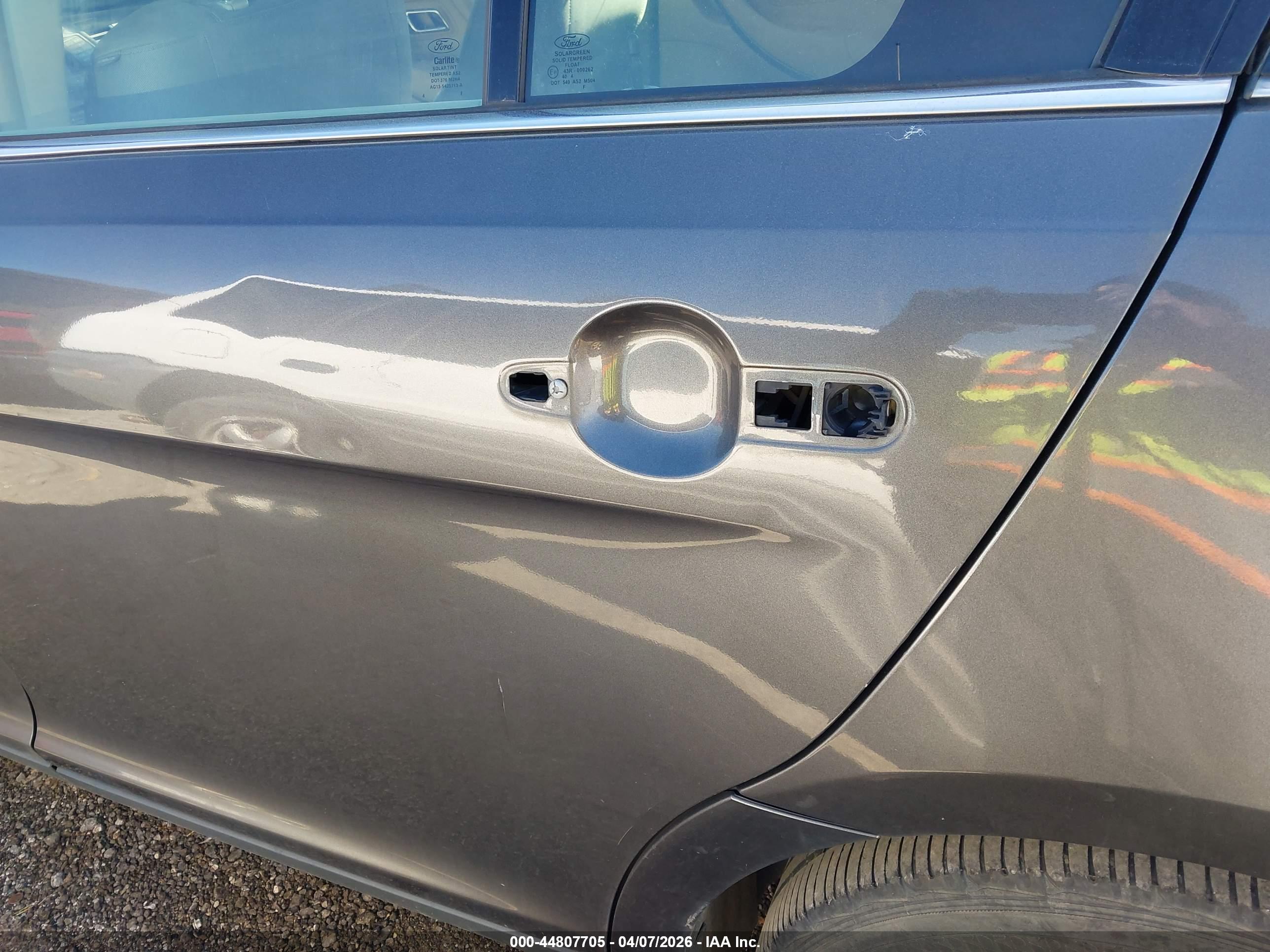 FORD TAURUS image 6