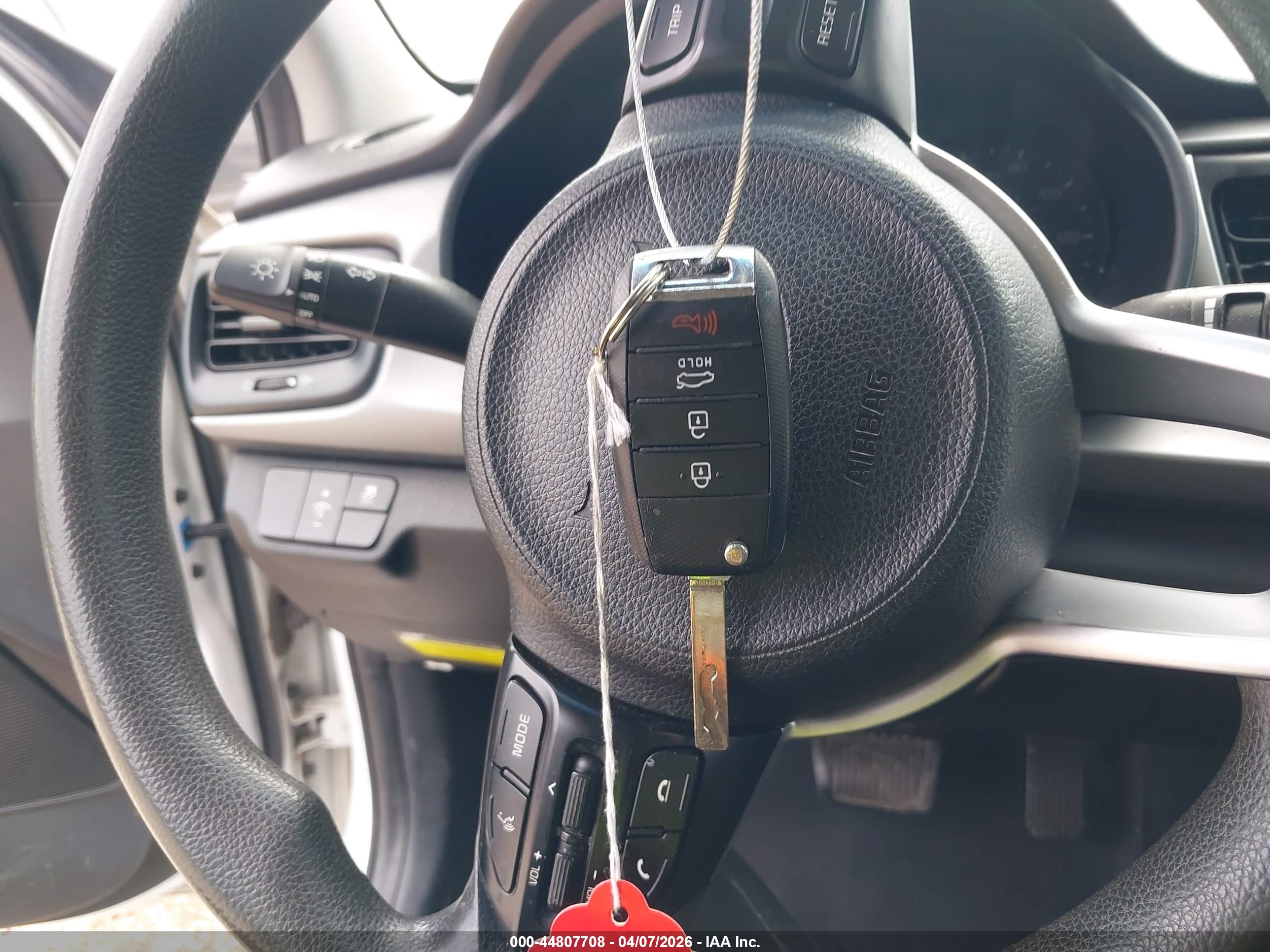 KIA RIO image 11