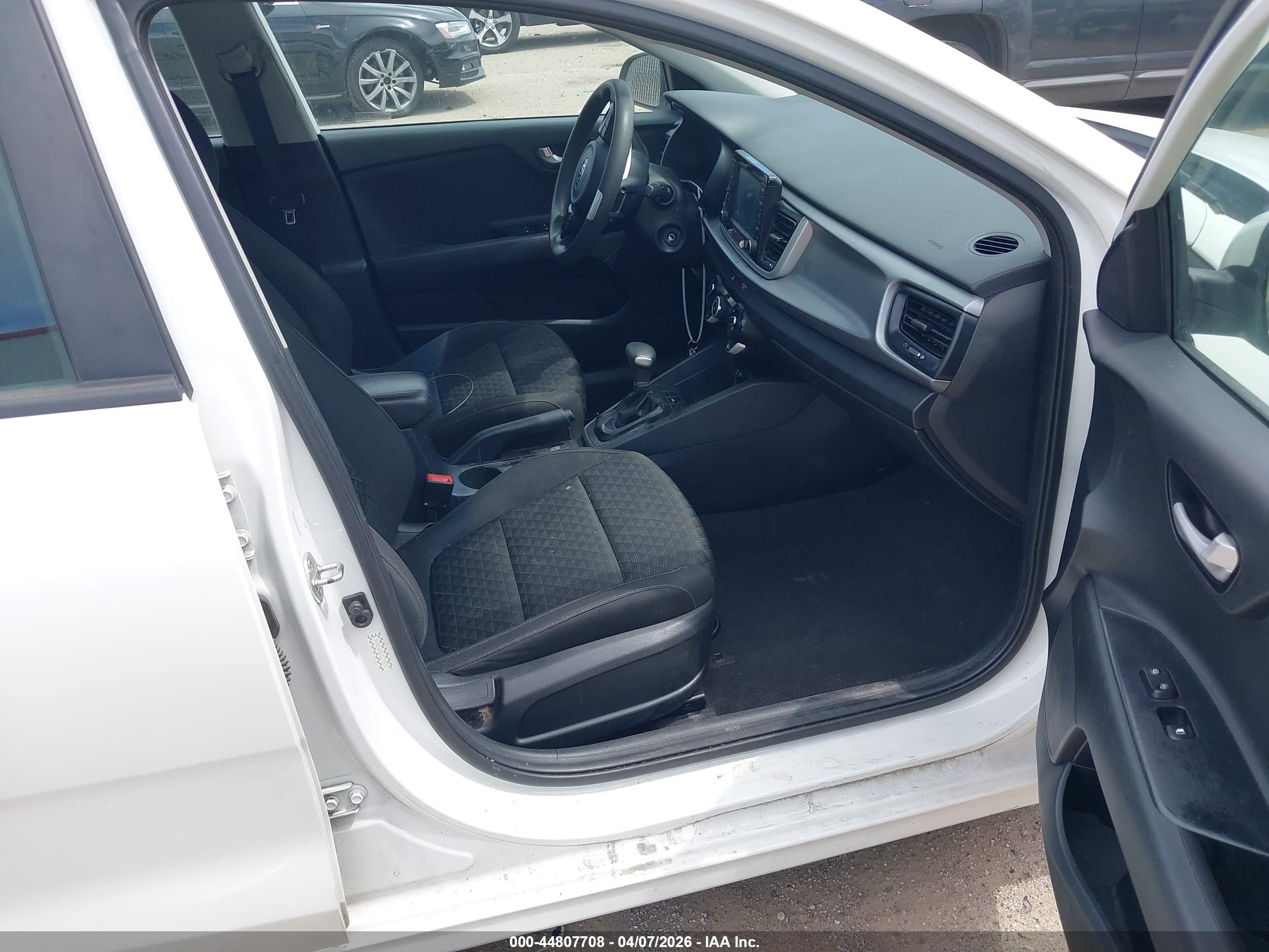 KIA RIO image 5