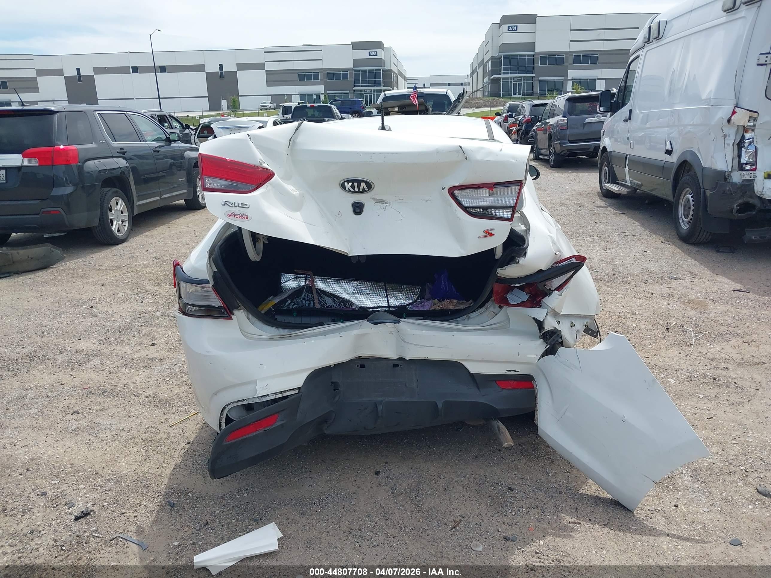 KIA RIO image 6
