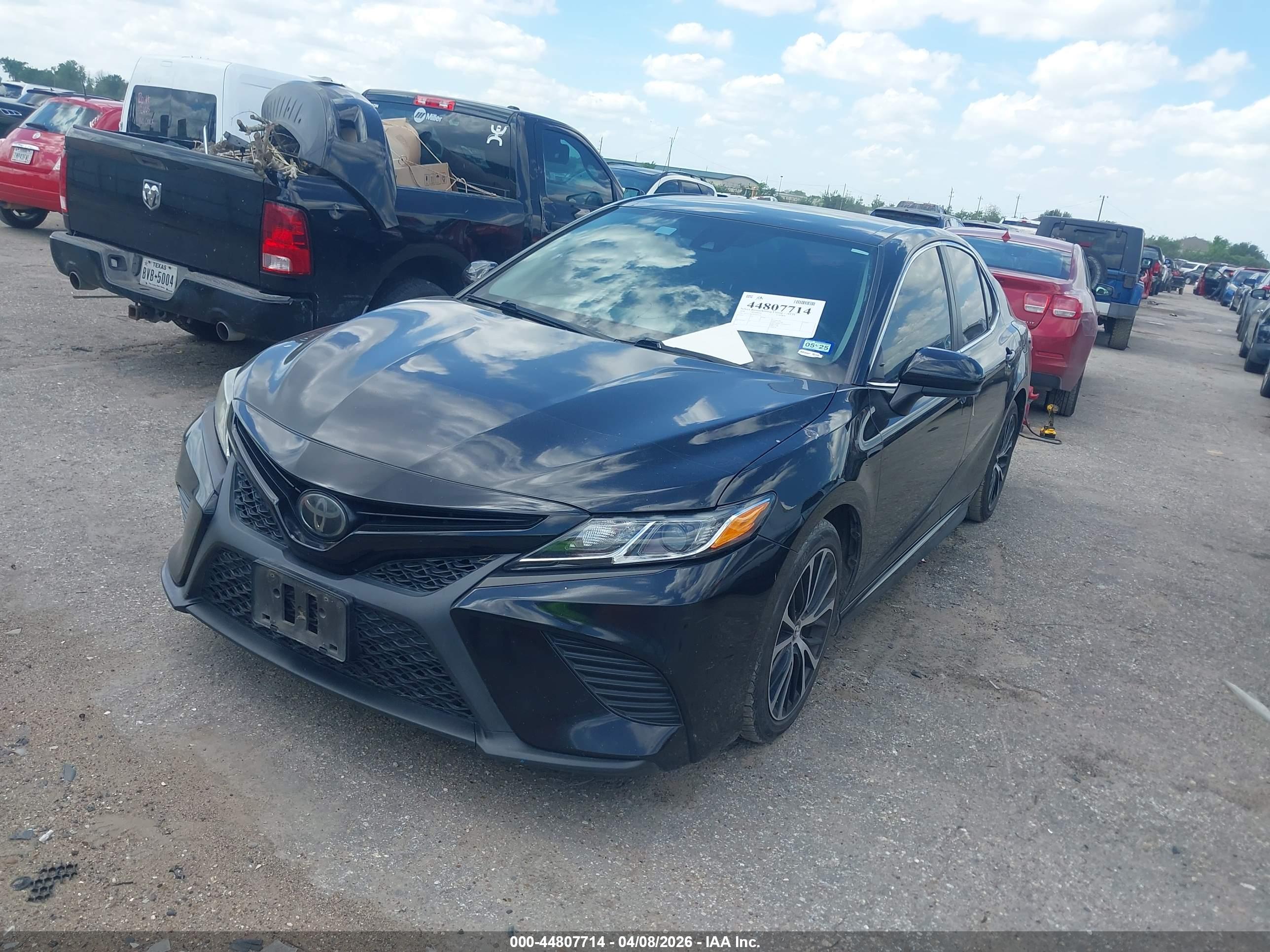 TOYOTA CAMRY image 2