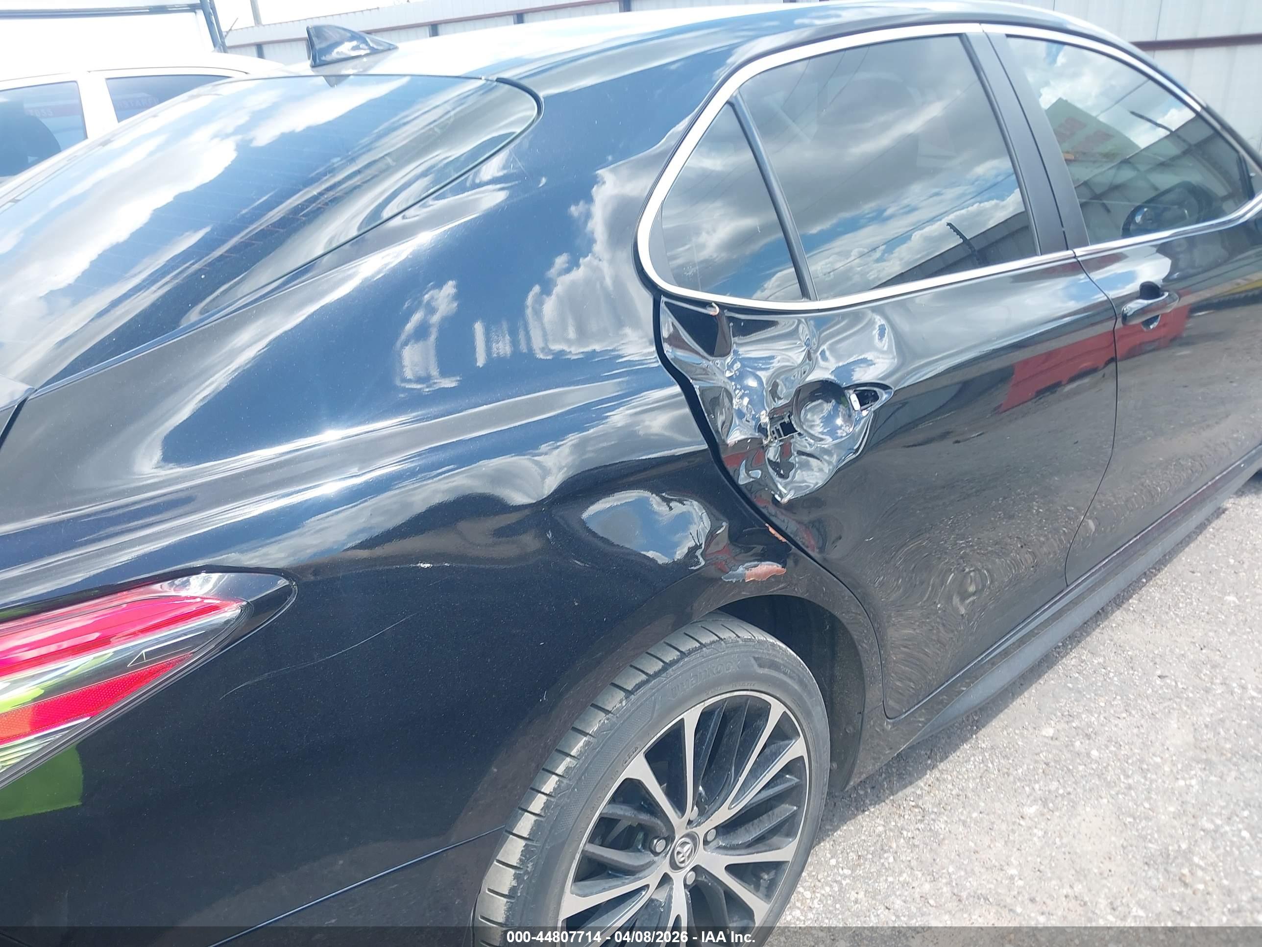TOYOTA CAMRY image 6