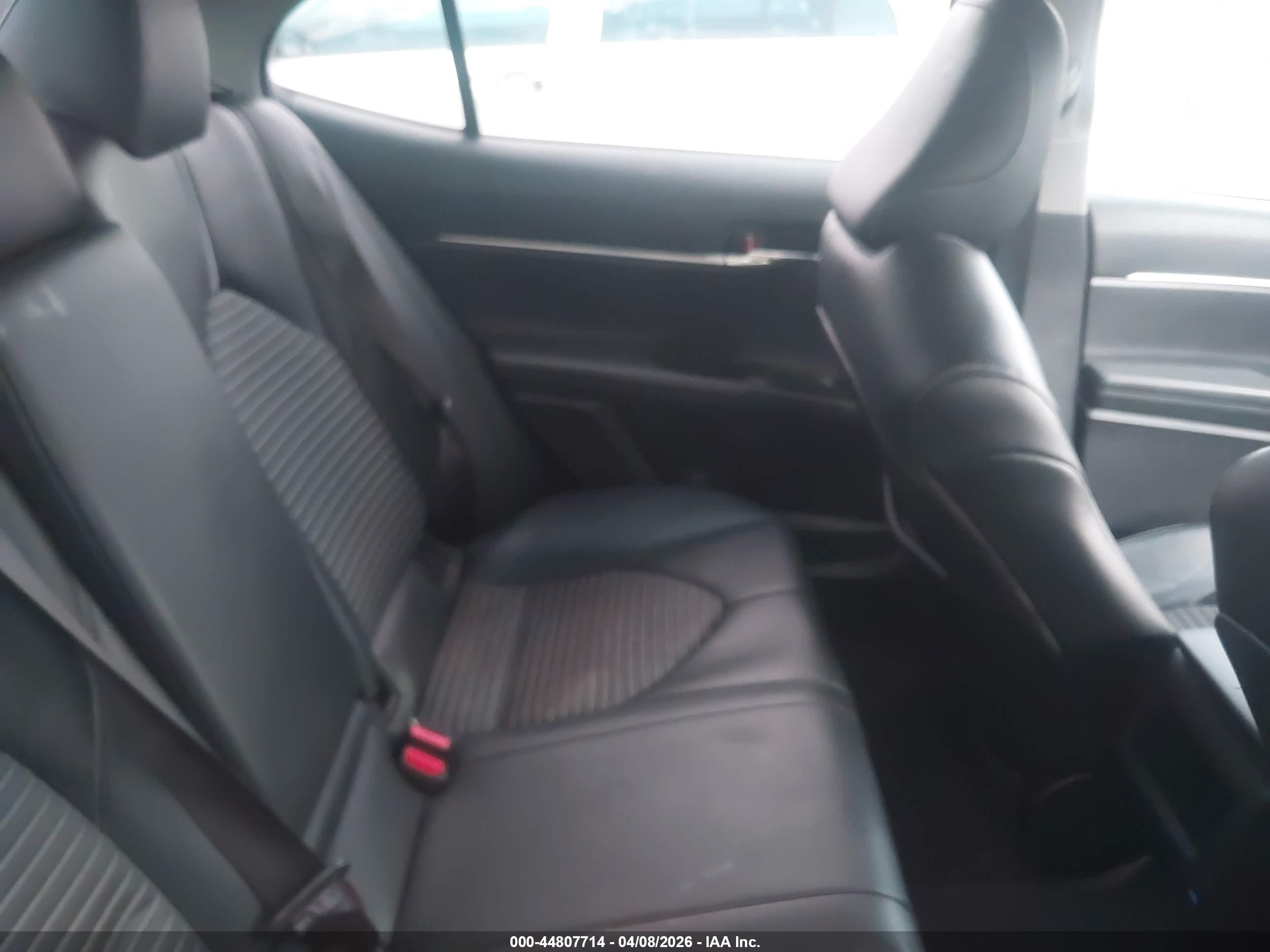 TOYOTA CAMRY image 8