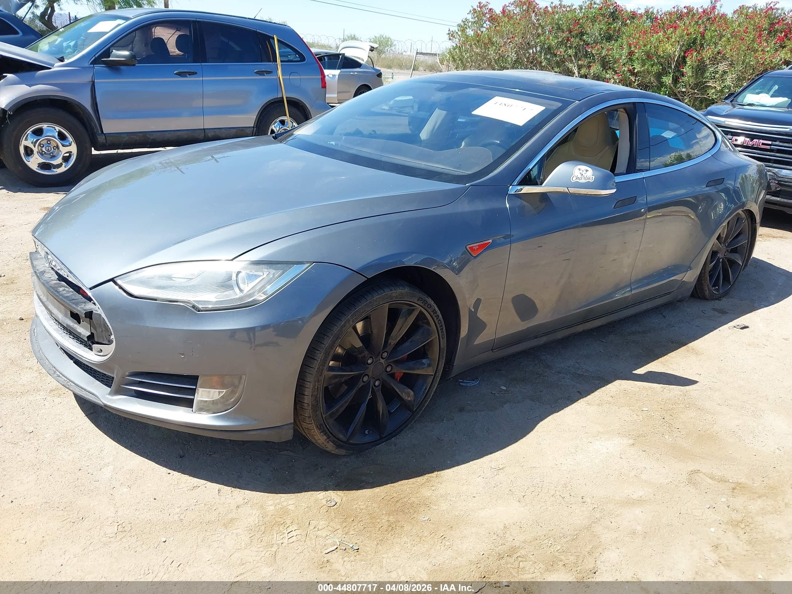 TESLA MODEL image 2