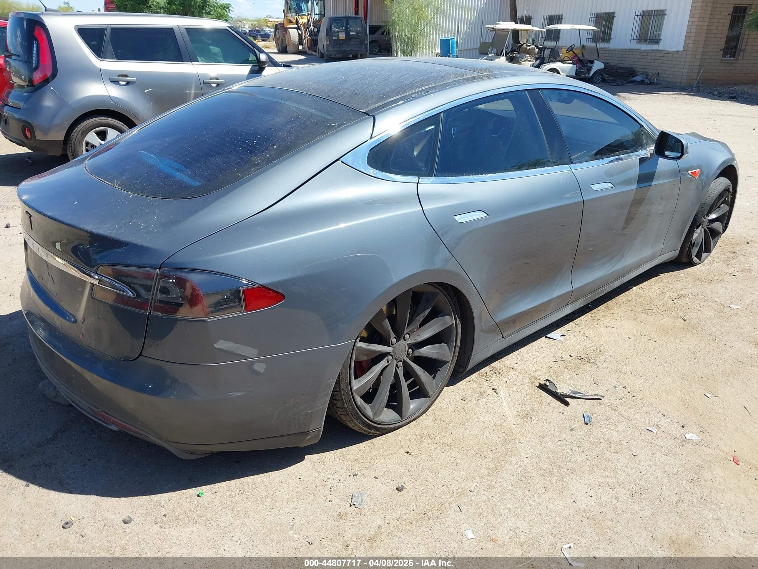 TESLA MODEL image 4