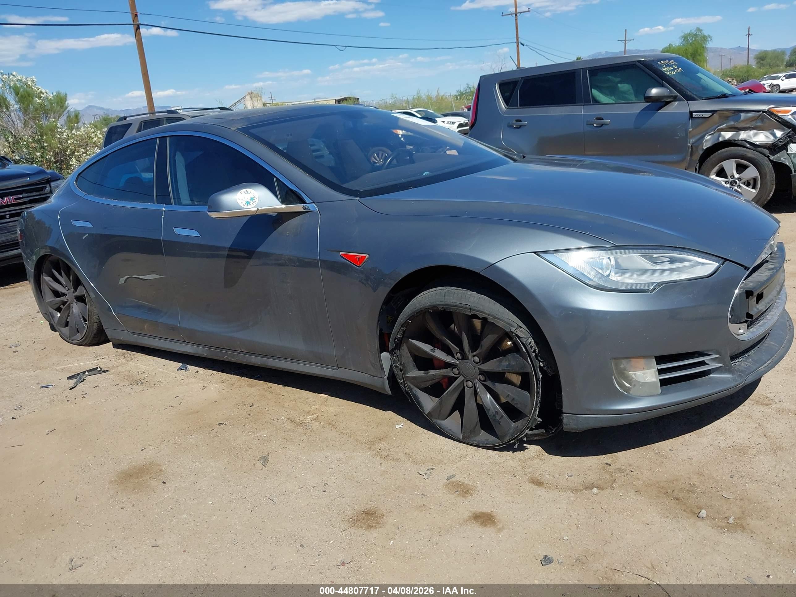 TESLA MODEL image 6