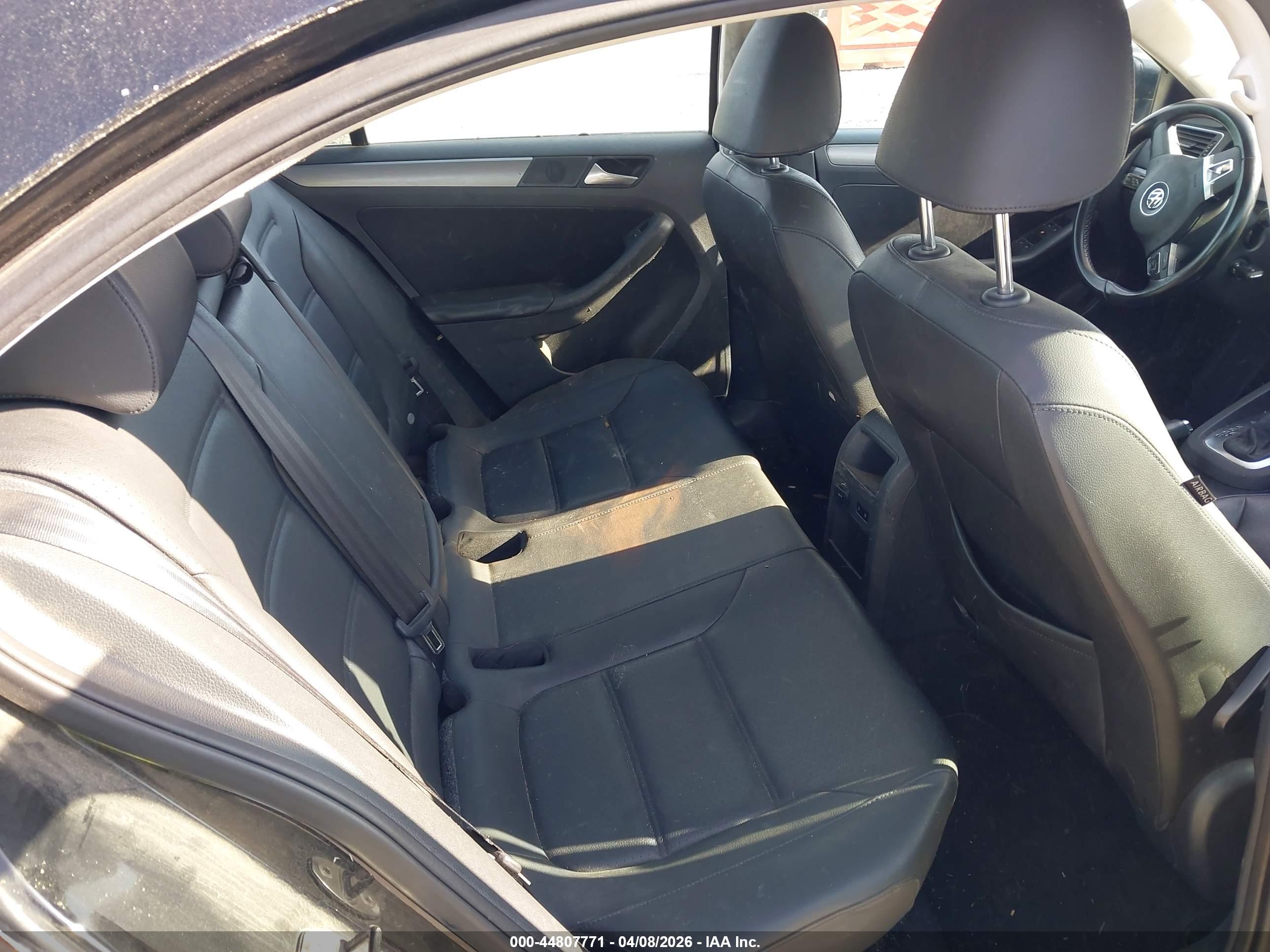 VOLKSWAGEN JETTA image 8