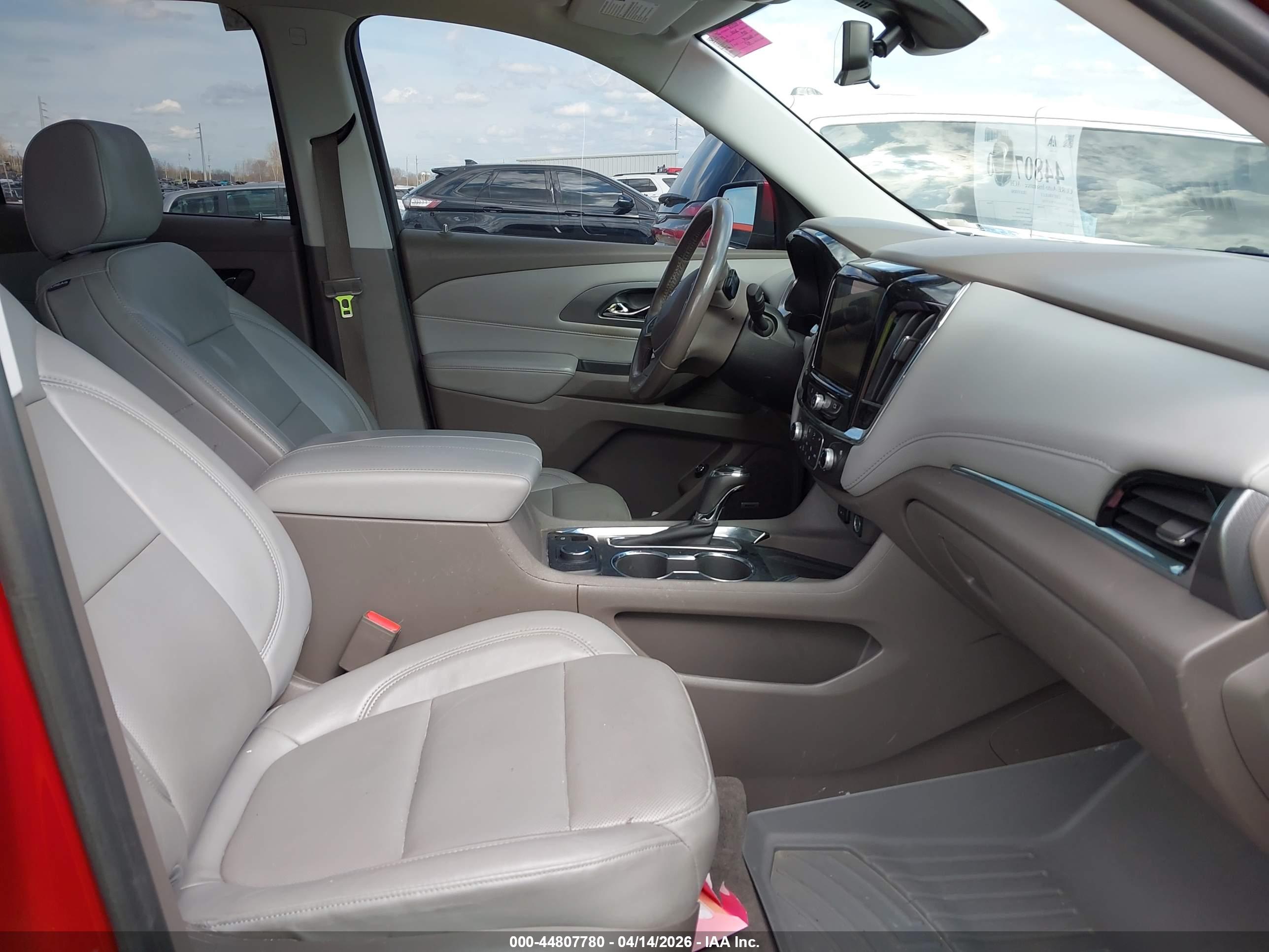 CHEVROLET TRAVERSE image 5