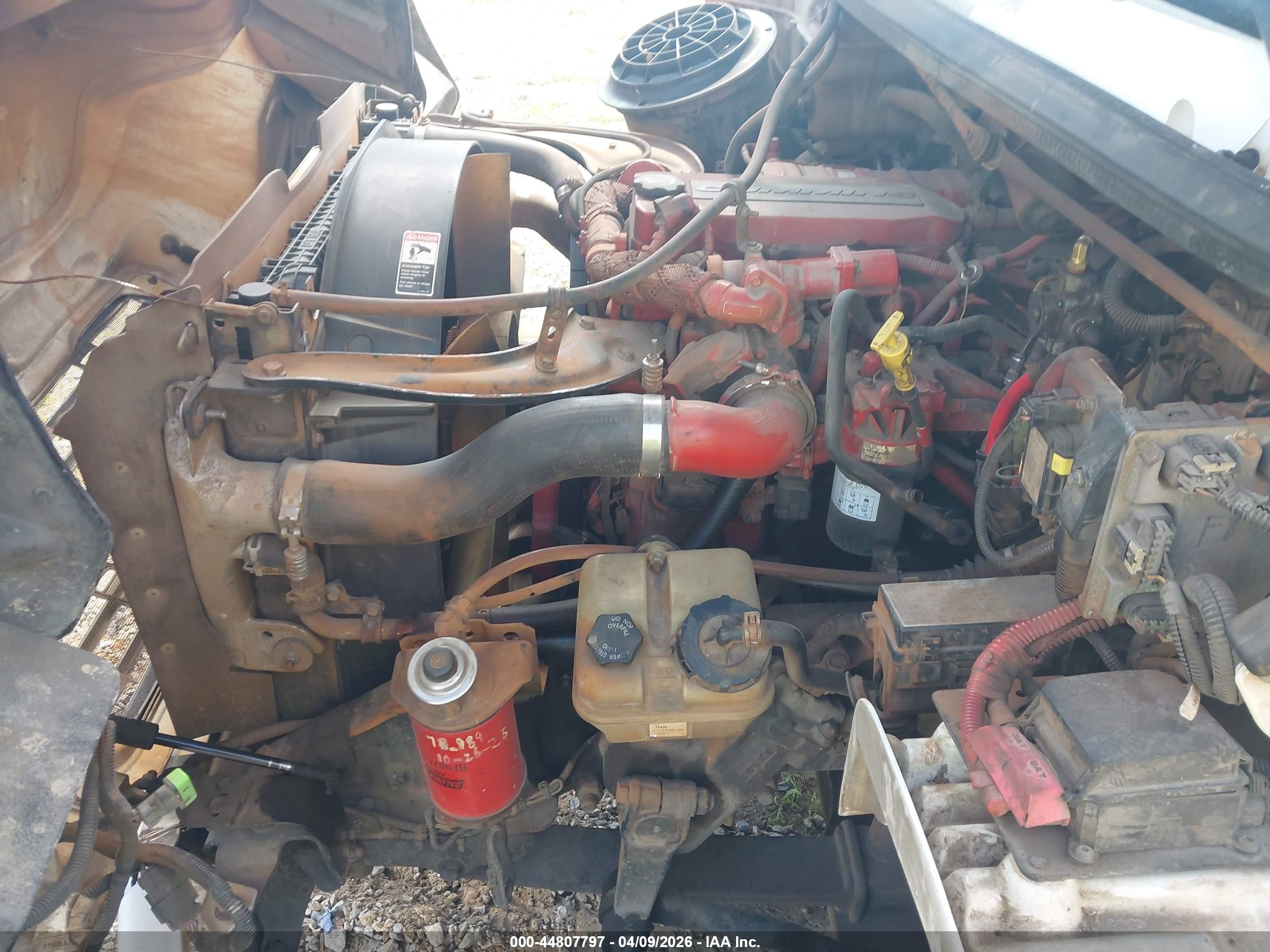 FREIGHTLINER M2 image 10