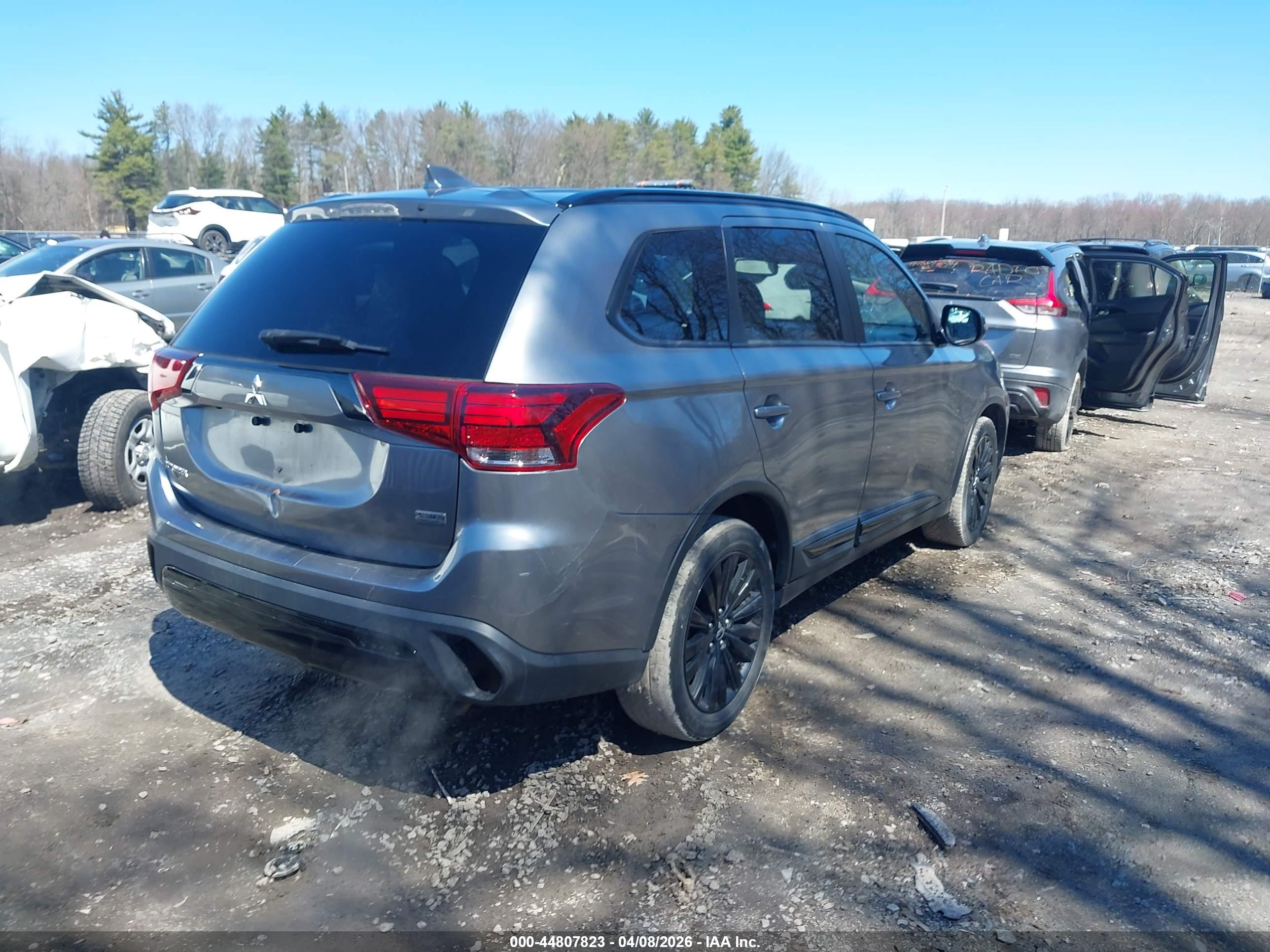MITSUBISHI OUTLANDER image 4