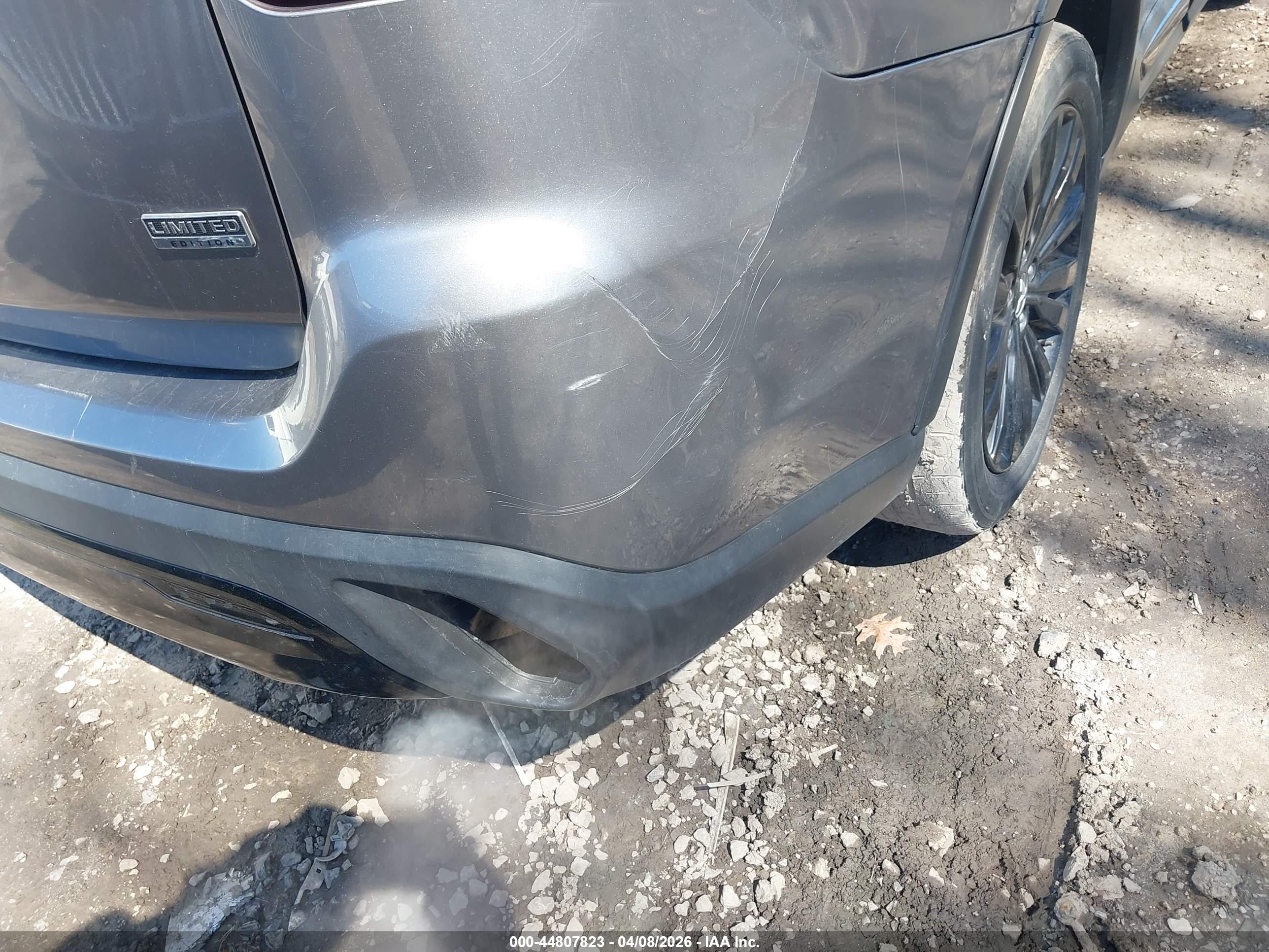 MITSUBISHI OUTLANDER image 6