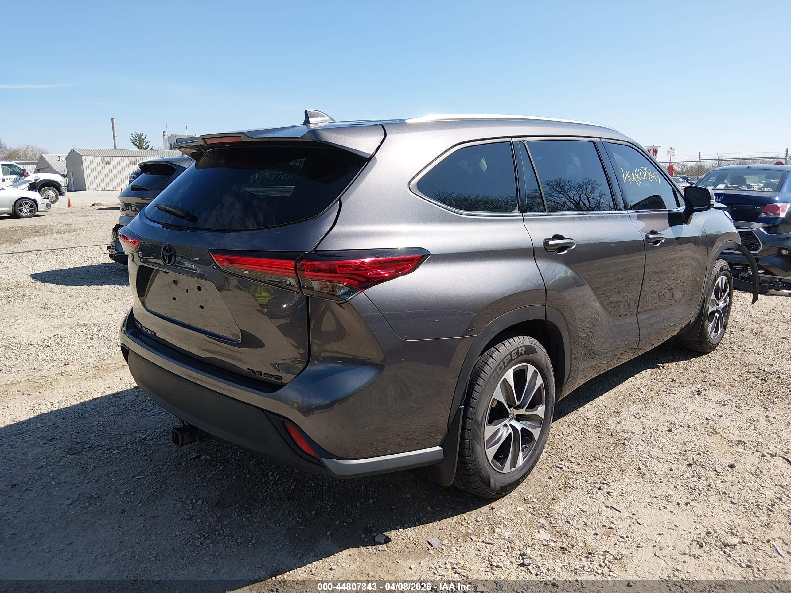TOYOTA HIGHLANDER image 4