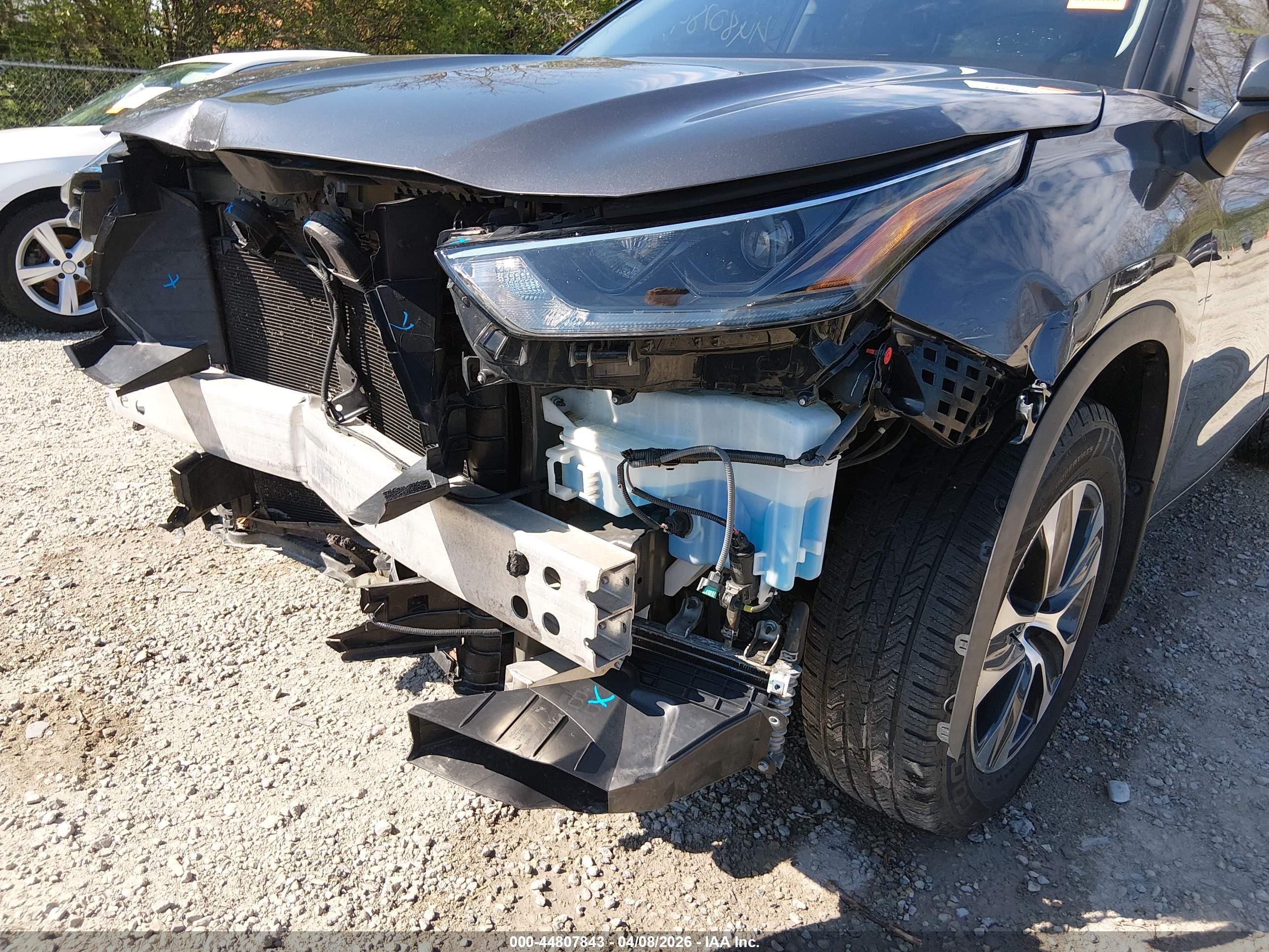 TOYOTA HIGHLANDER image 6