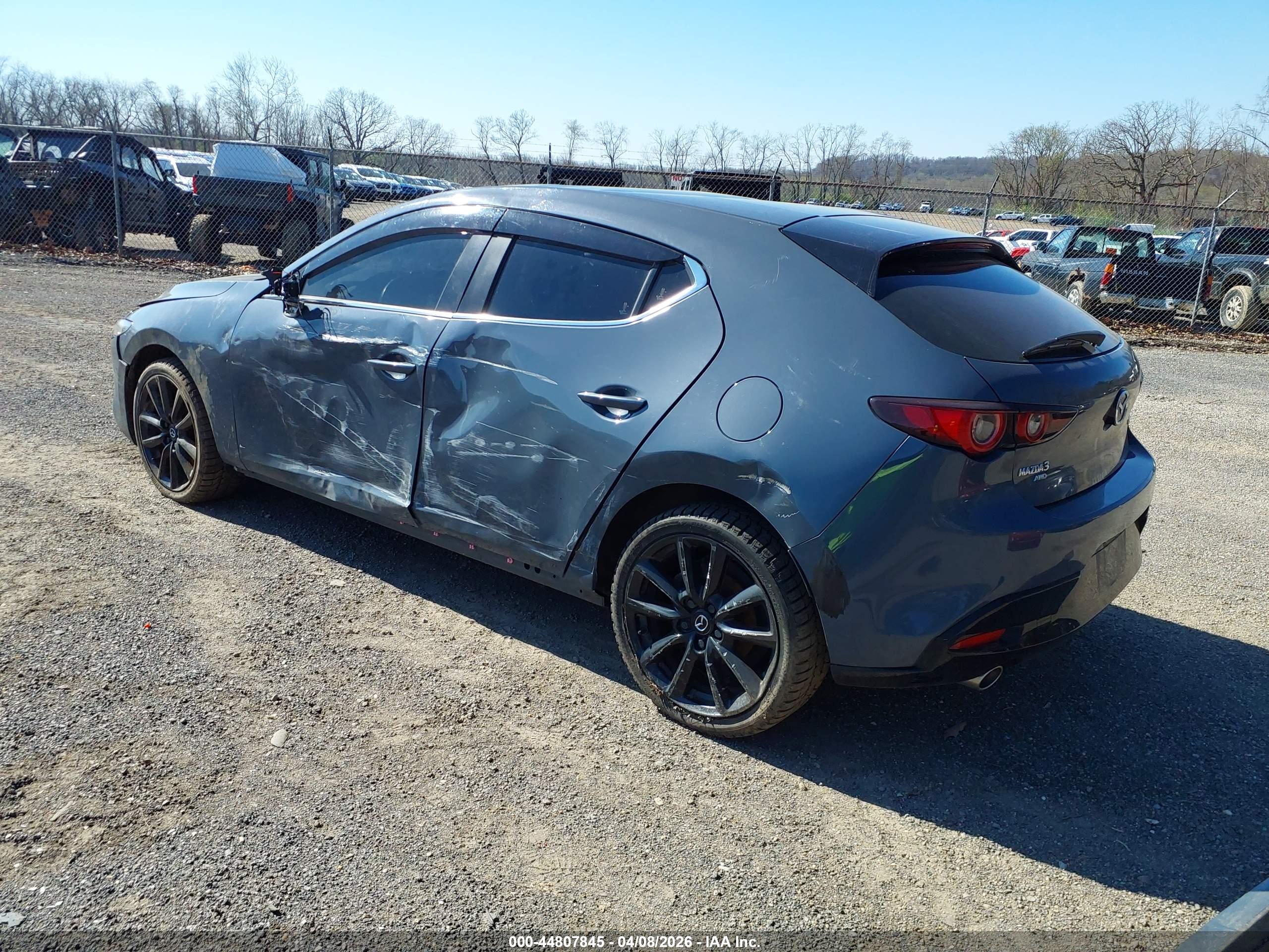 MAZDA MAZDA3 image 3