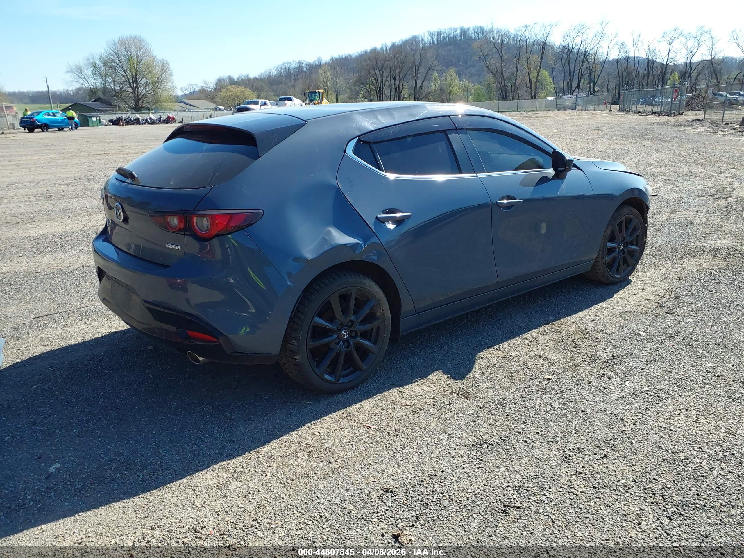 MAZDA MAZDA3 image 4
