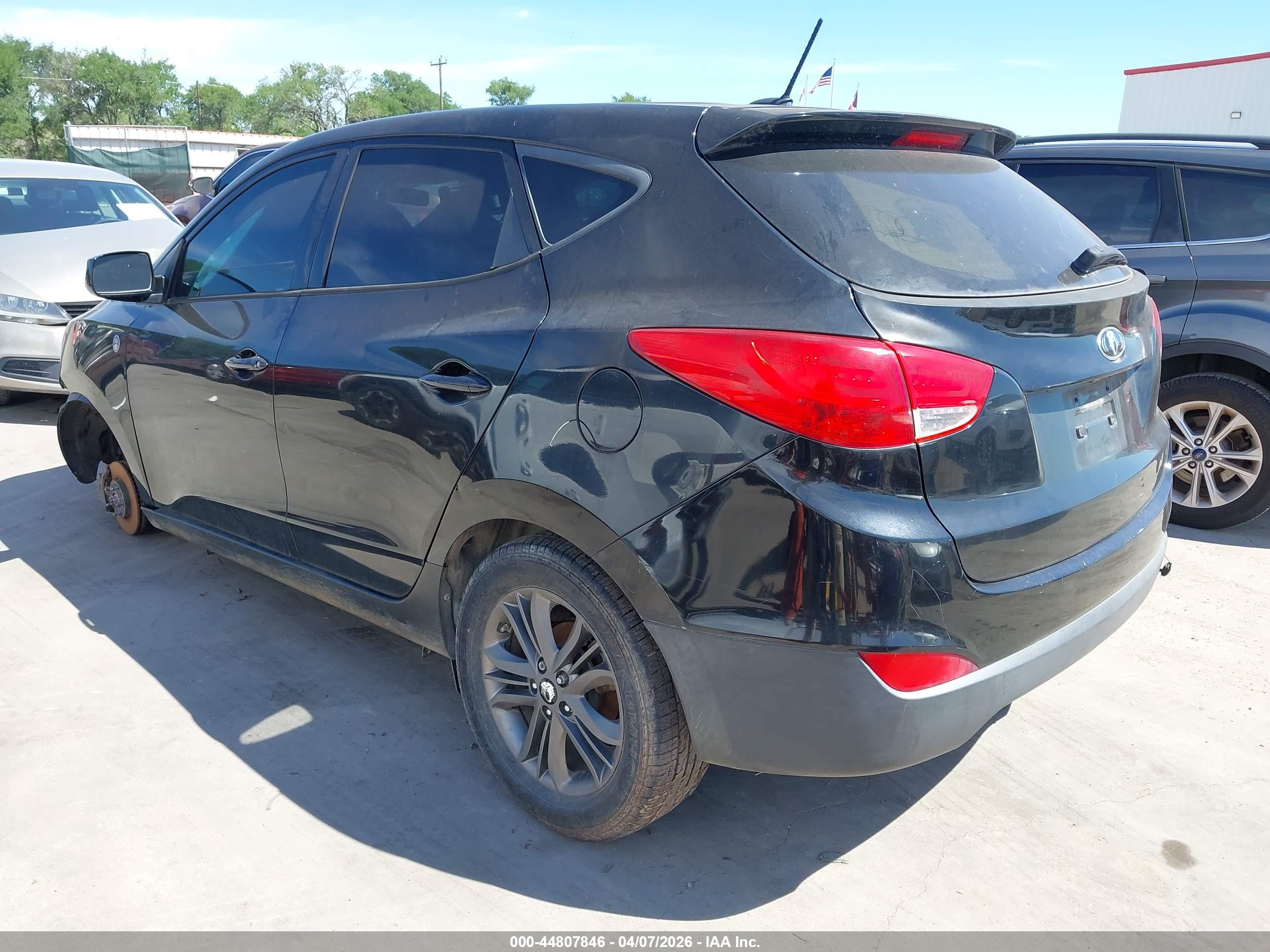 HYUNDAI TUCSON image 3