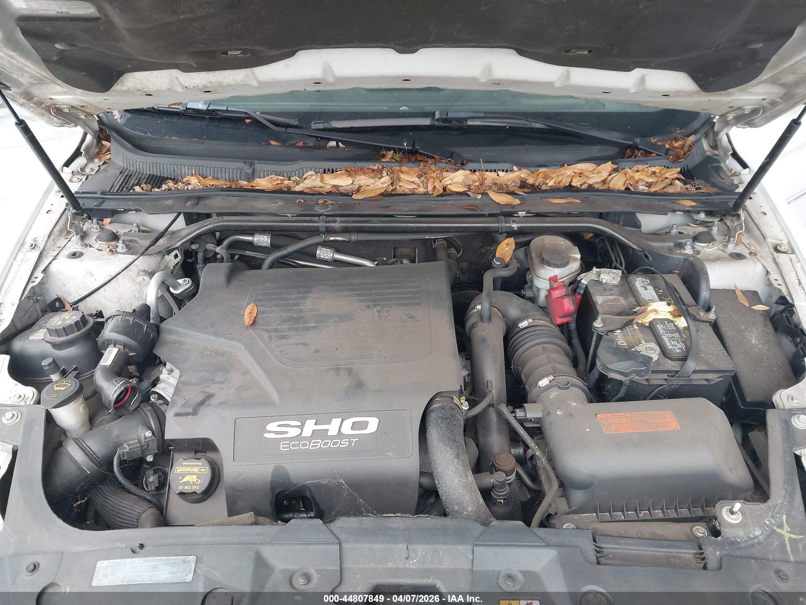 FORD TAURUS image 10