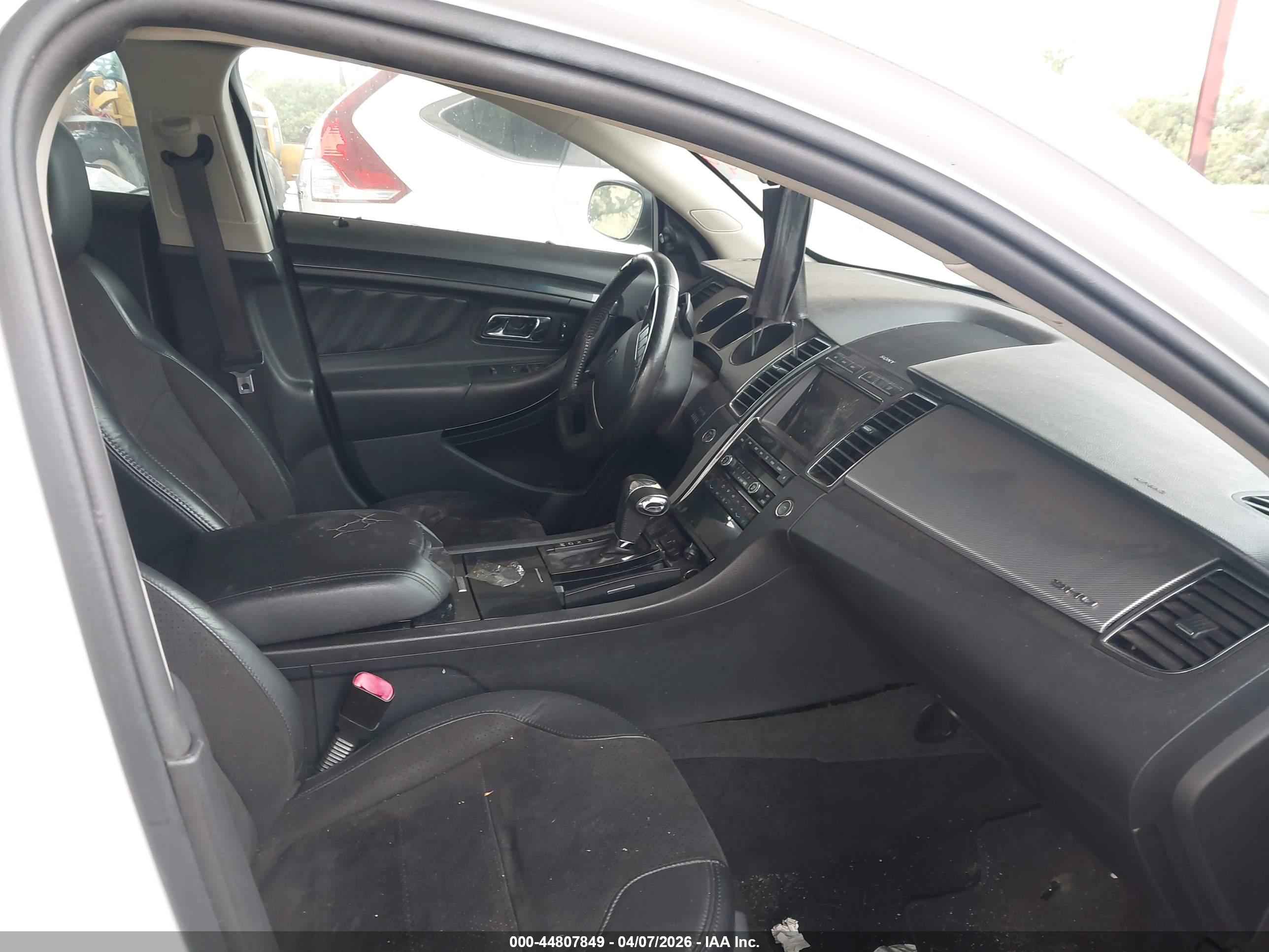 FORD TAURUS image 5