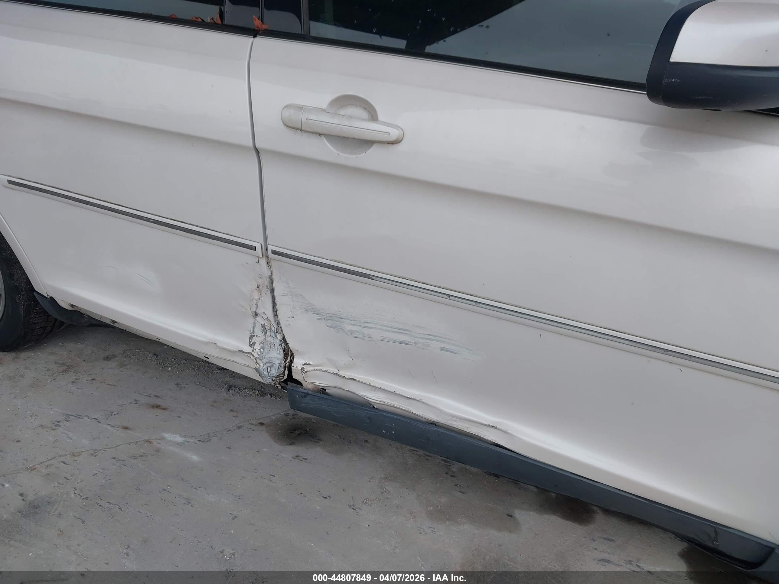 FORD TAURUS image 6