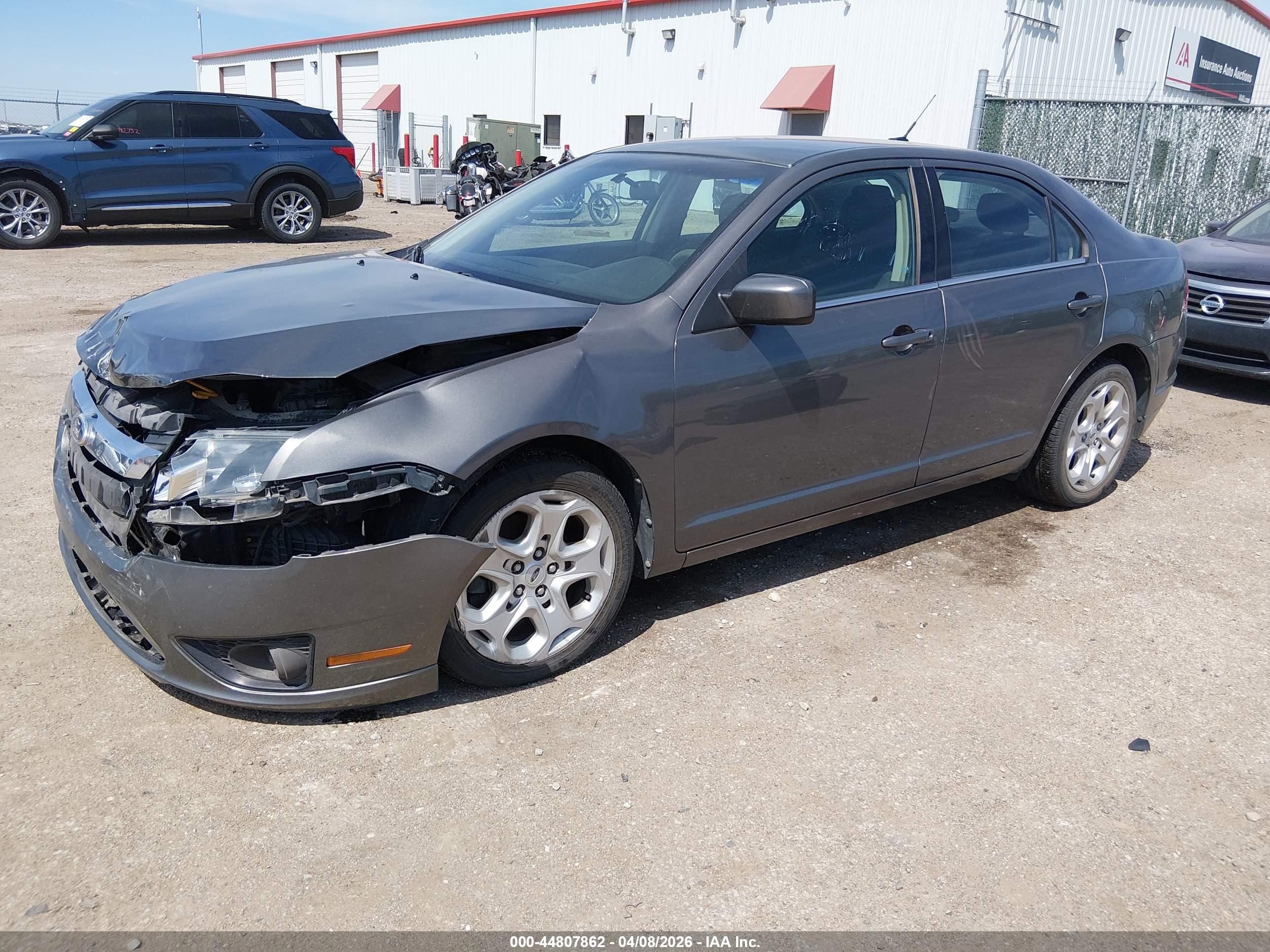 FORD FUSION image 2