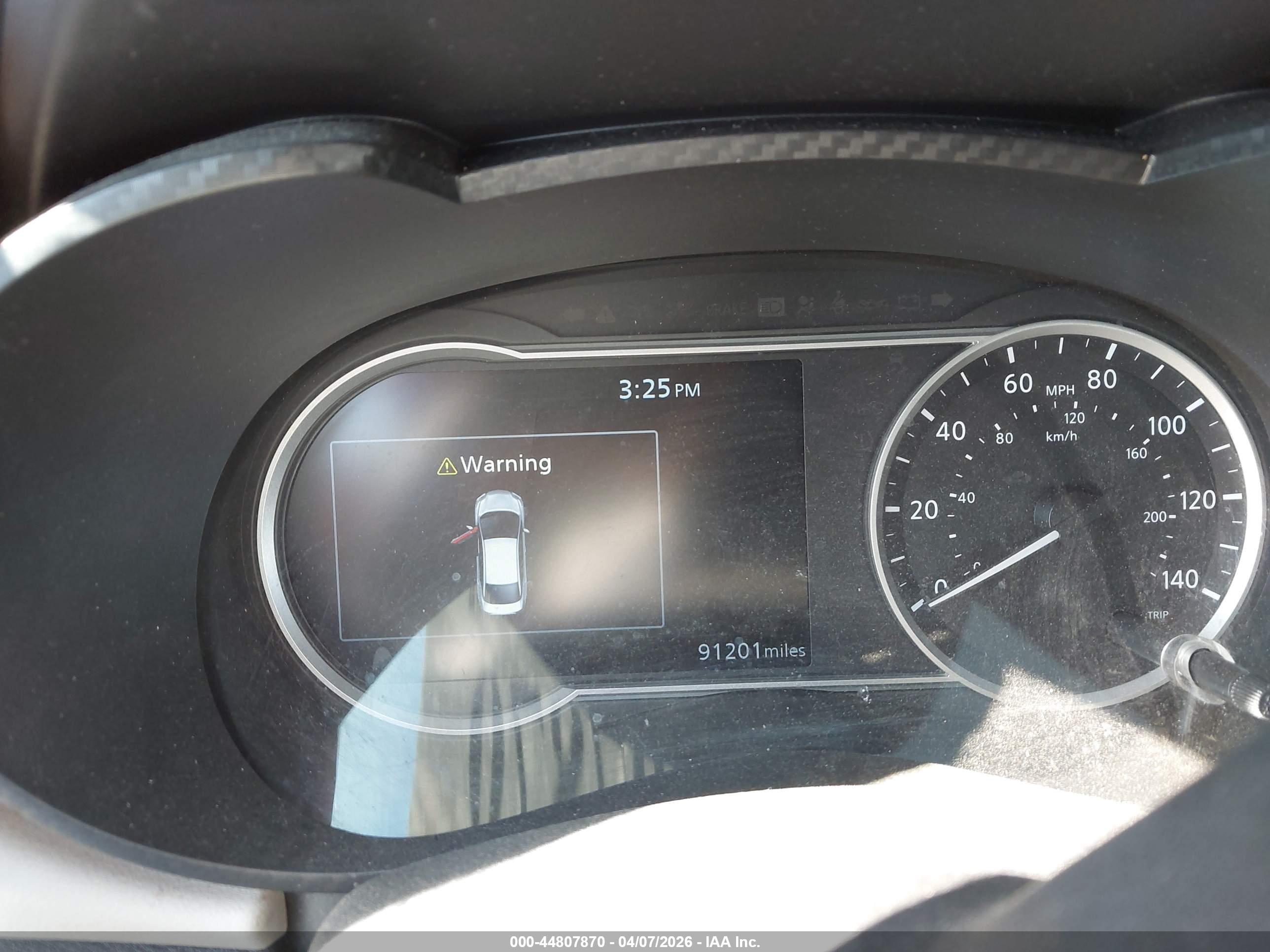 NISSAN VERSA image 7