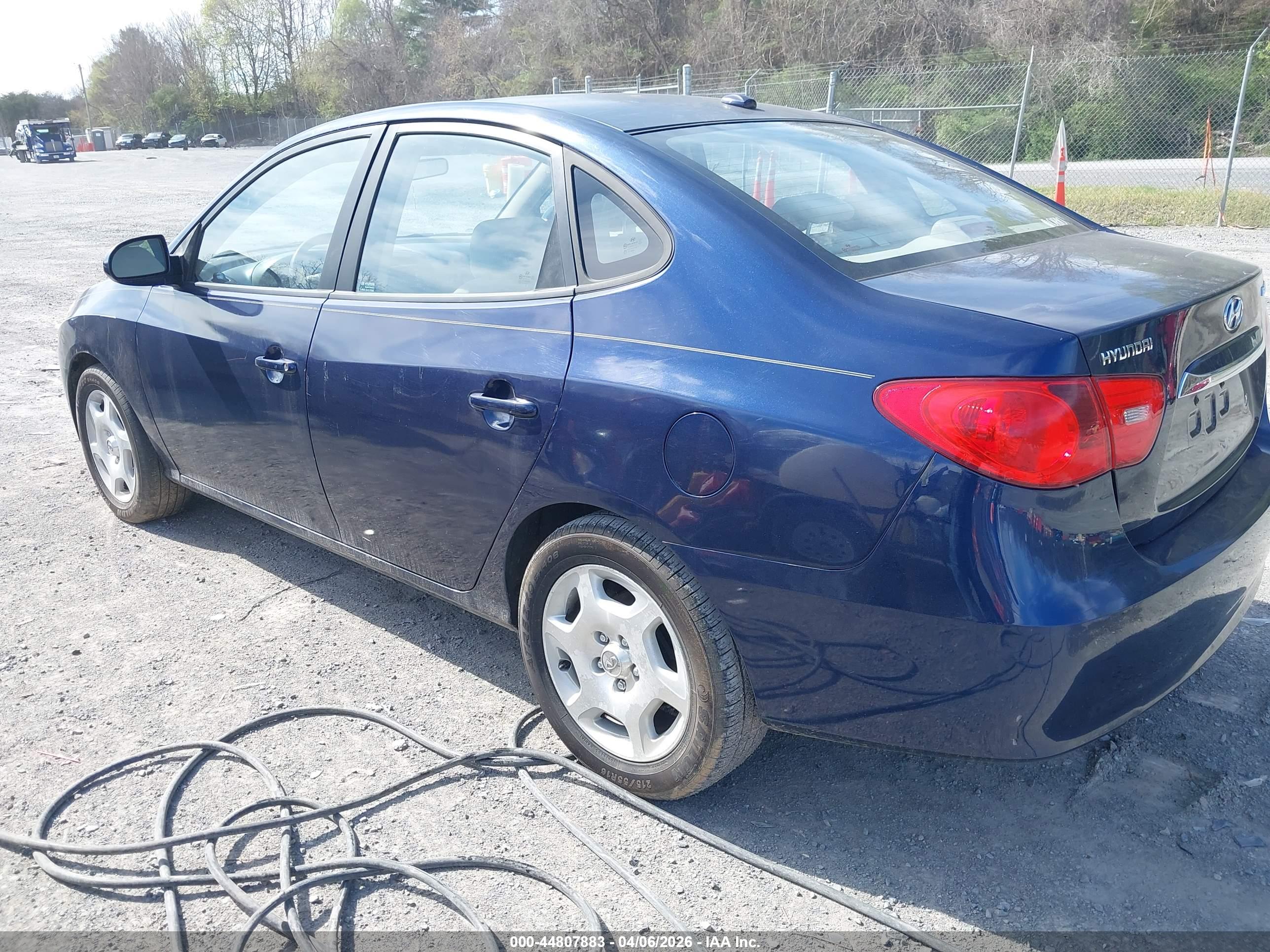 HYUNDAI ELANTRA image 3