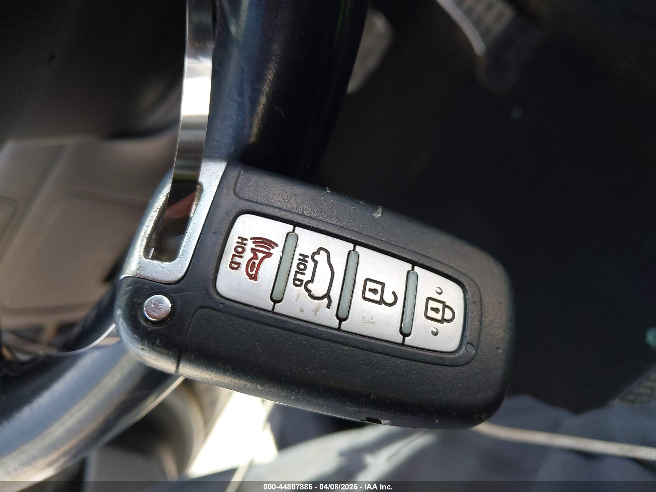 HYUNDAI ELANTRA image 11
