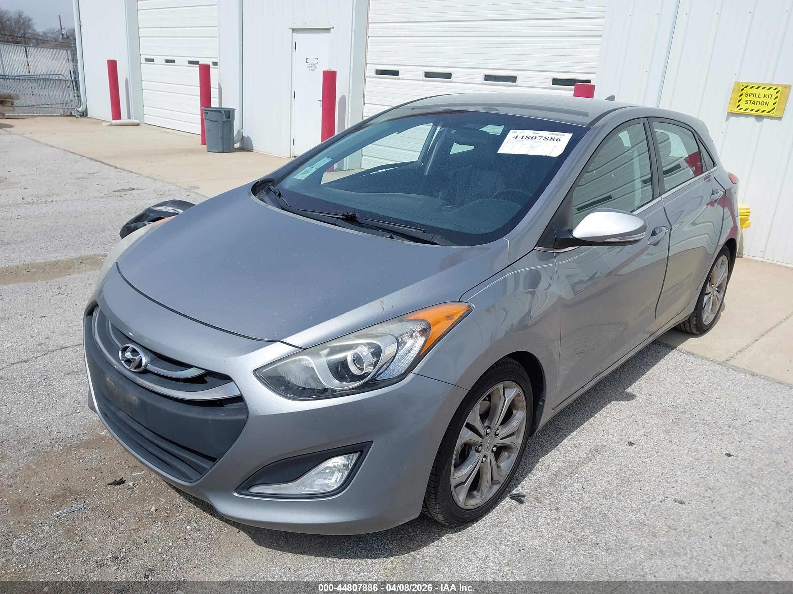 HYUNDAI ELANTRA image 2