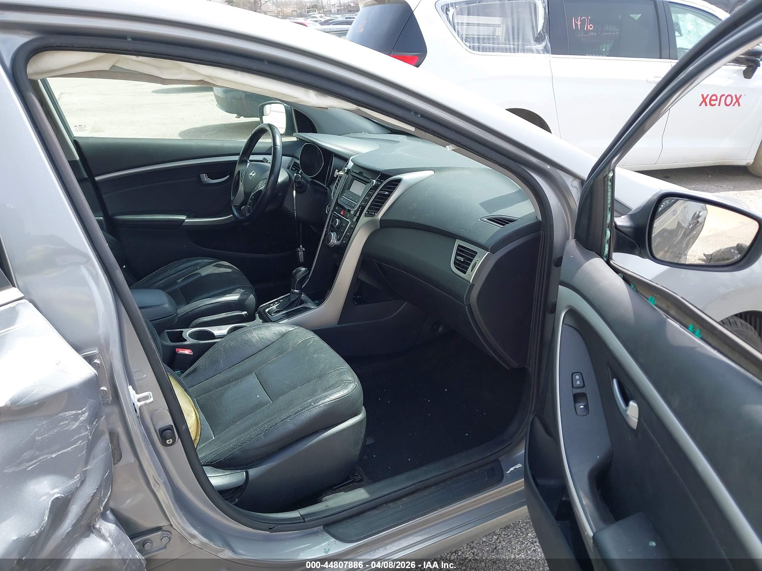 HYUNDAI ELANTRA image 5