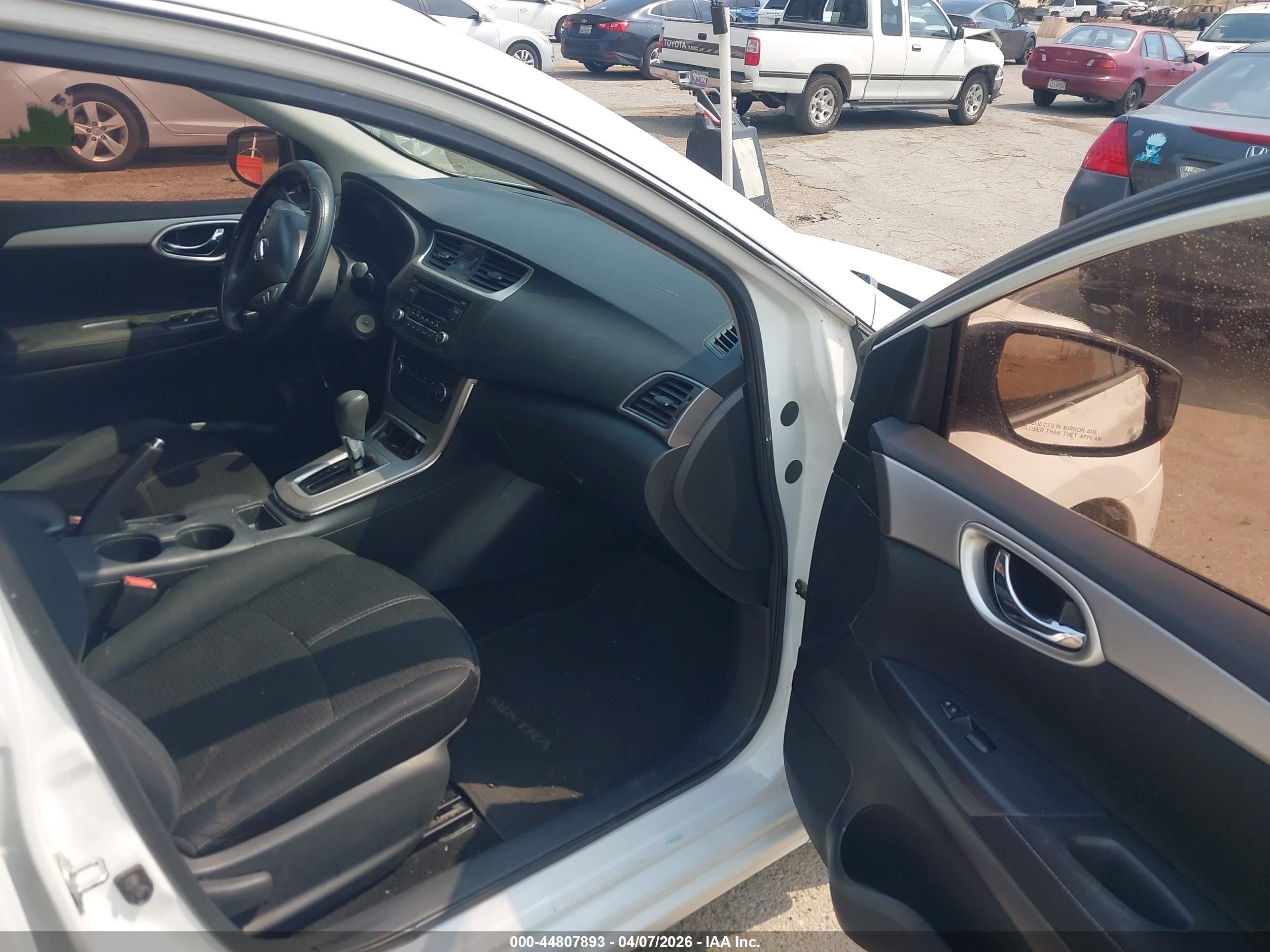NISSAN SENTRA image 5