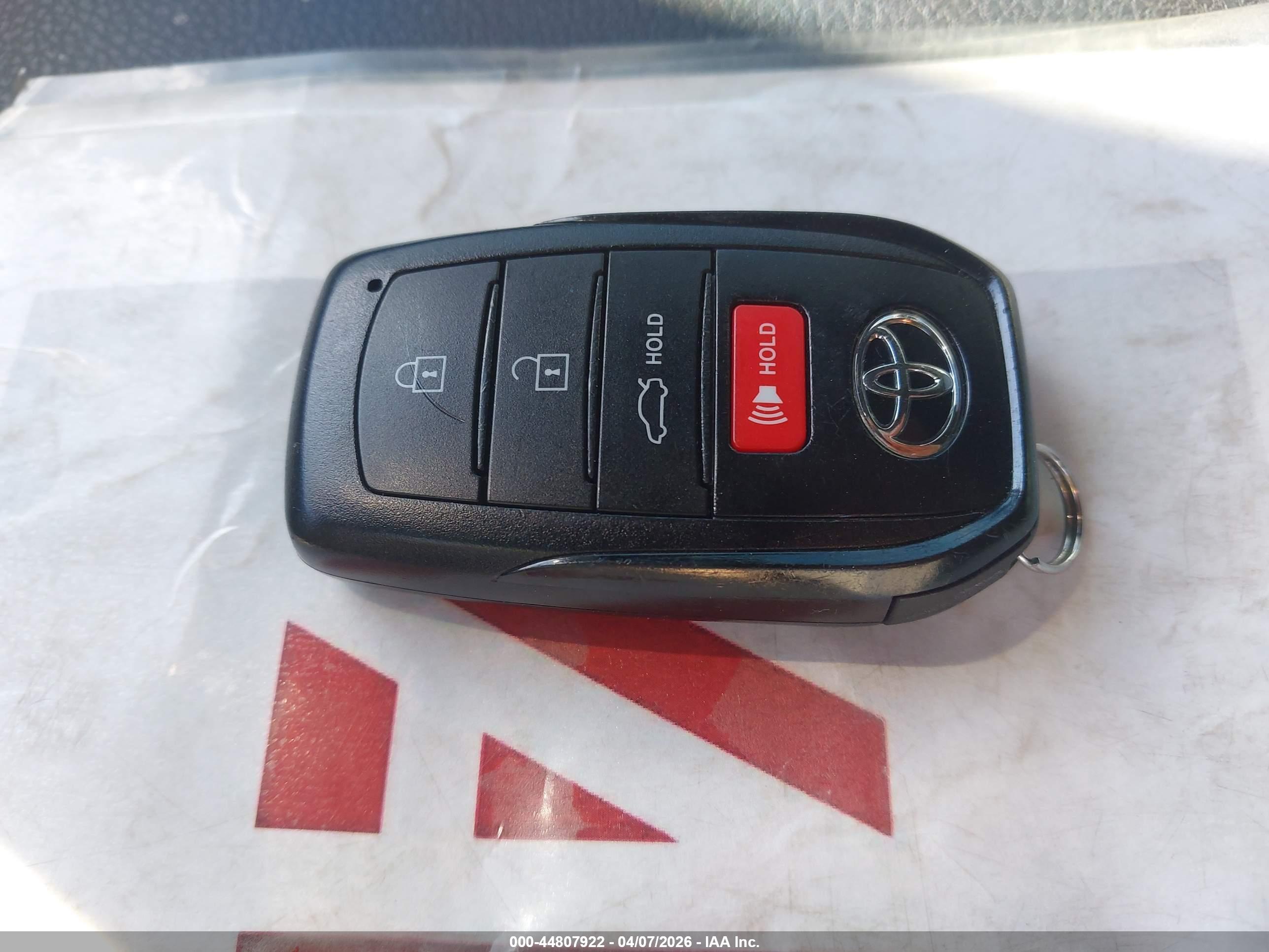TOYOTA CAMRY image 11