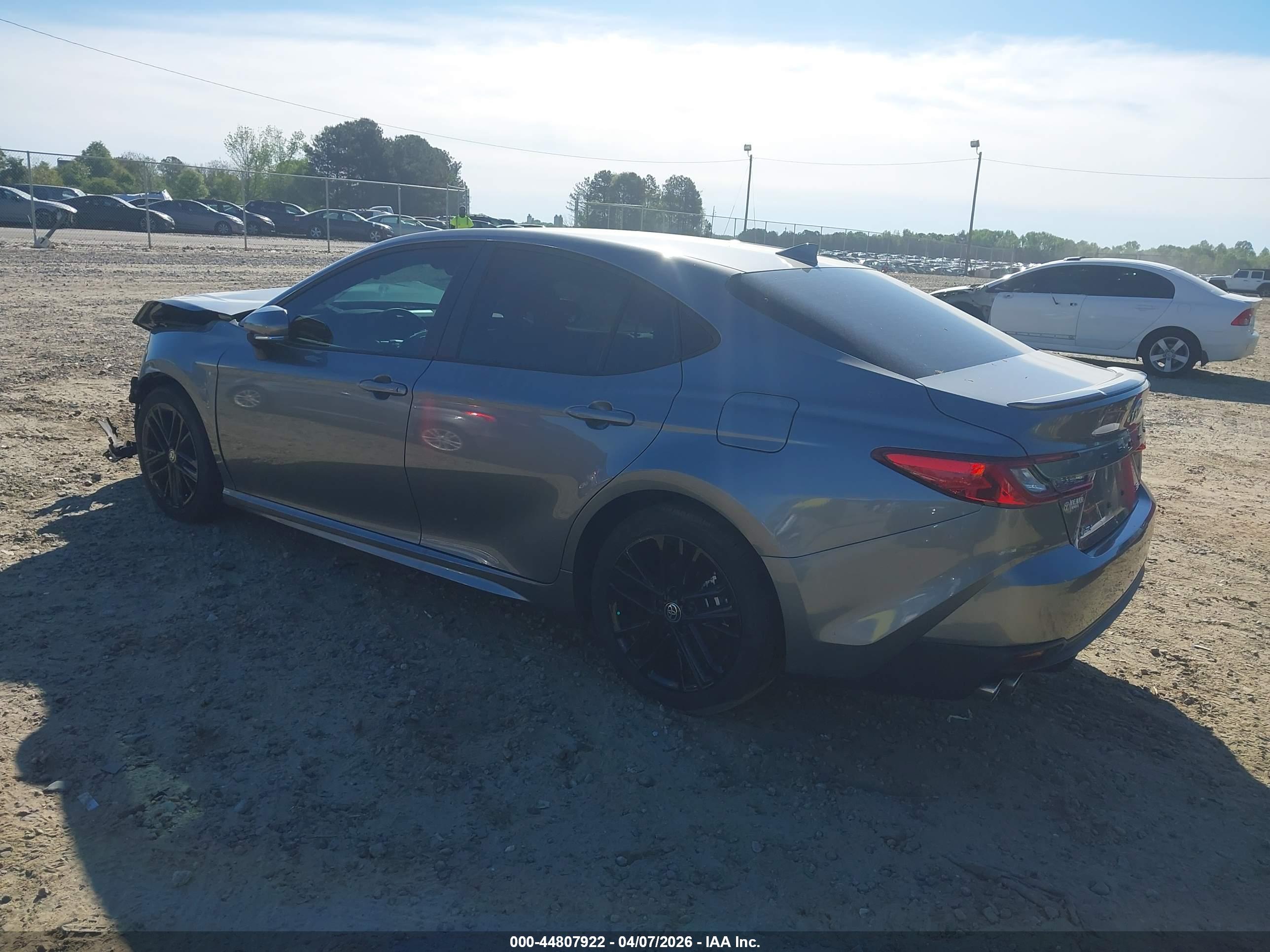 TOYOTA CAMRY image 3