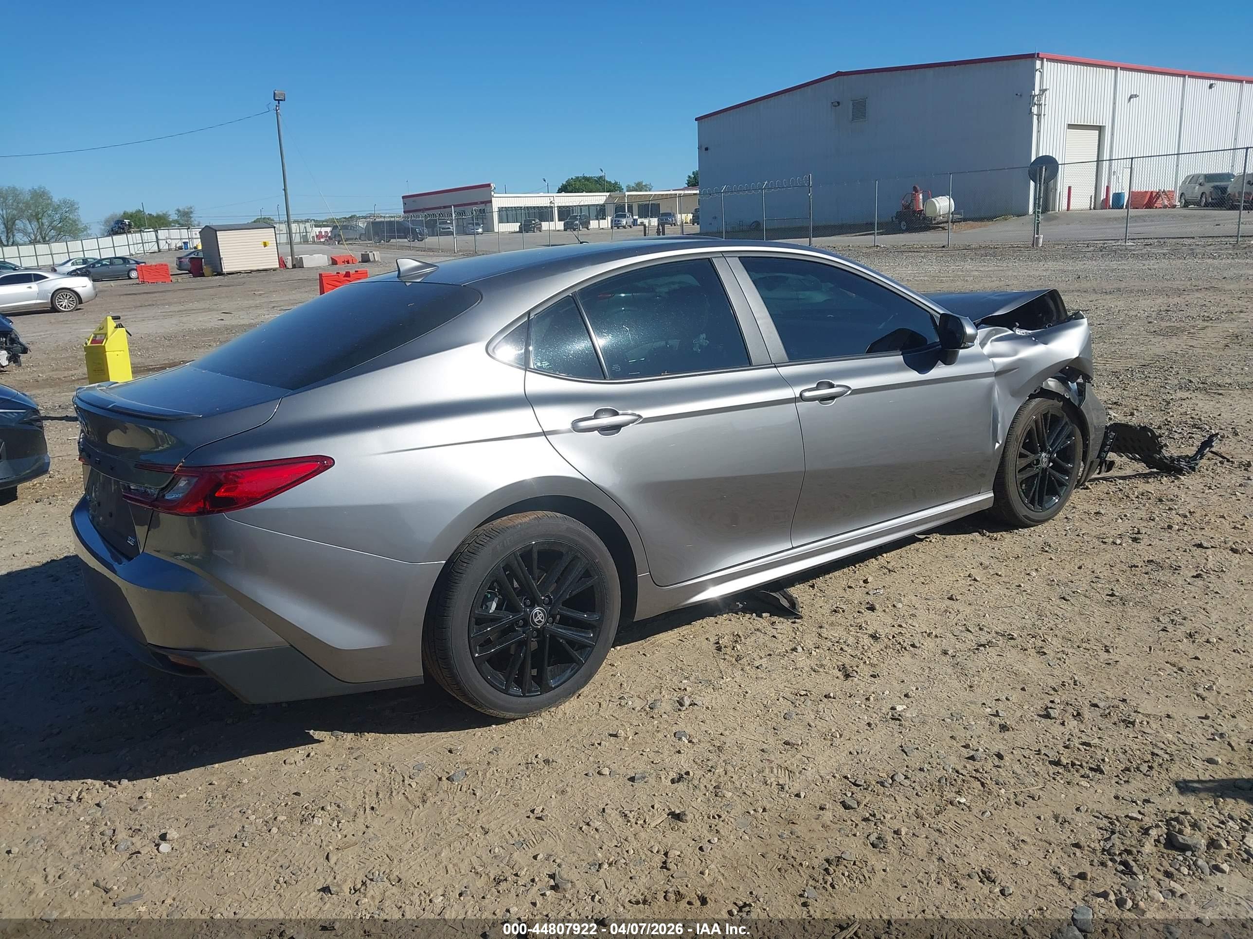 TOYOTA CAMRY image 4